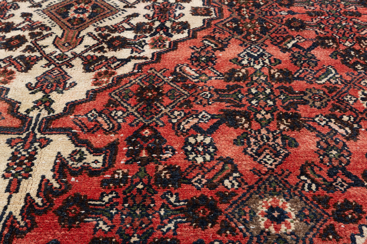 Vintage Red and Beige Geometric Rug – 9' 9" x 5' 8" (297 x 172 cm)