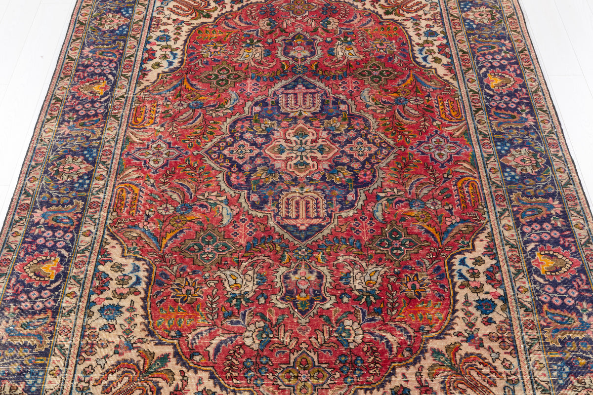 Vintage Red and Navy Blue Floral Rug – 9' 10" x 6' 6" (299 x 199 cm)