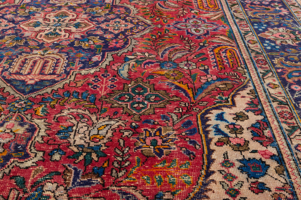 Vintage Red and Navy Blue Floral Rug – 9' 10" x 6' 6" (299 x 199 cm)