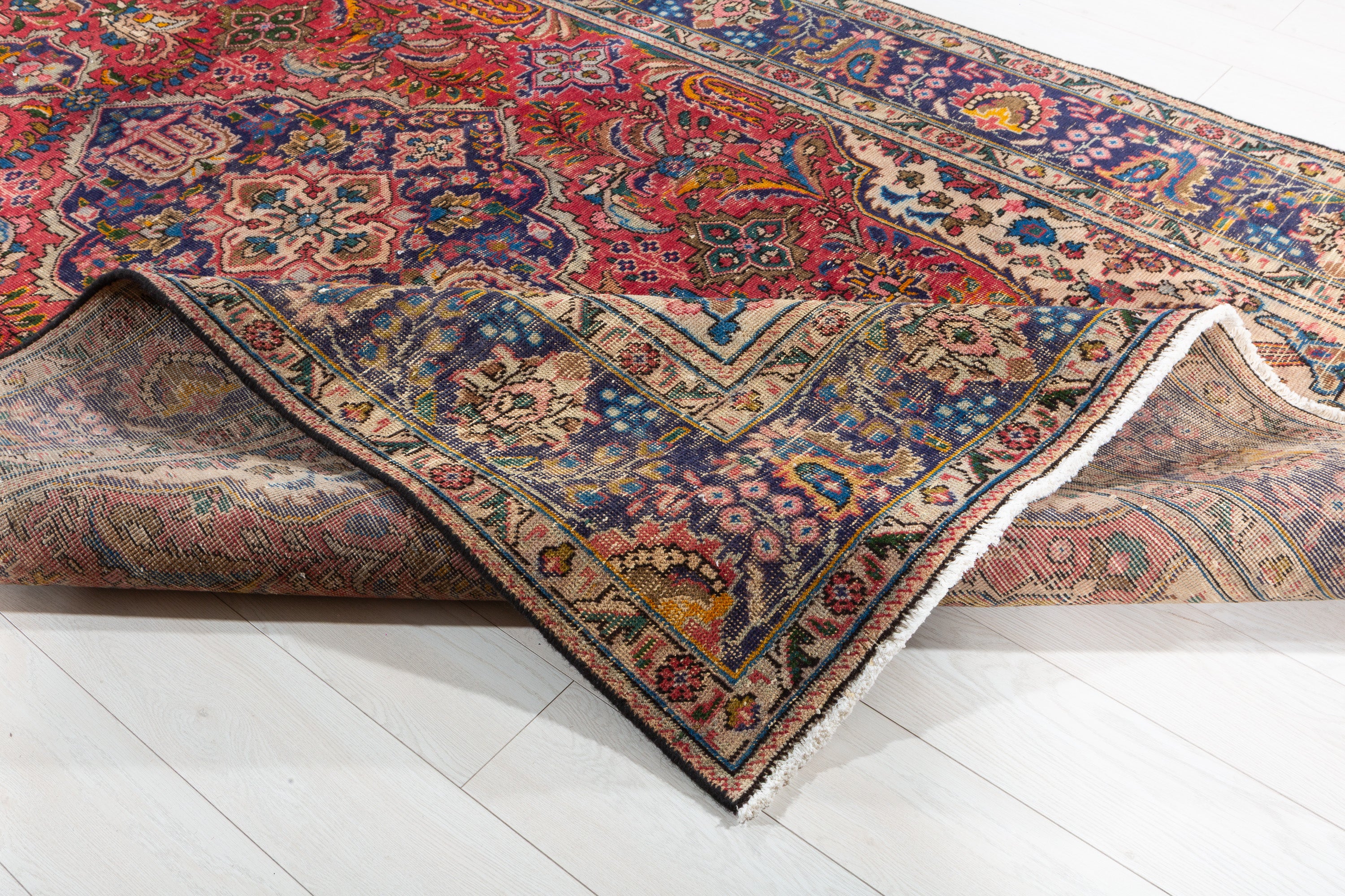Vintage Red and Navy Blue Floral Rug – 9' 10" x 6' 6" (299 x 199 cm)