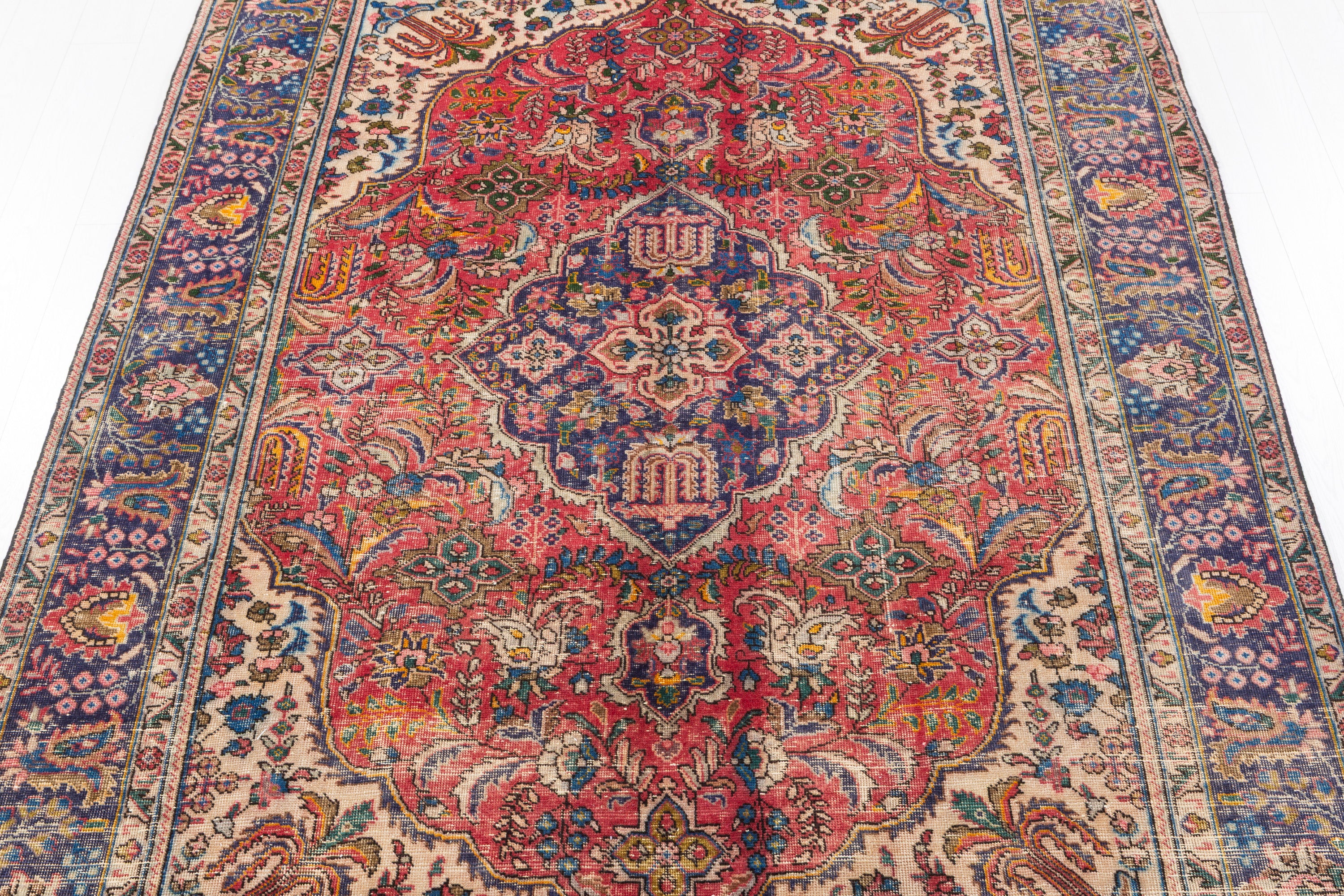 Vintage Red and Navy Blue Floral Rug – 9' 9" x 6' 7" (297 x 200 cm)