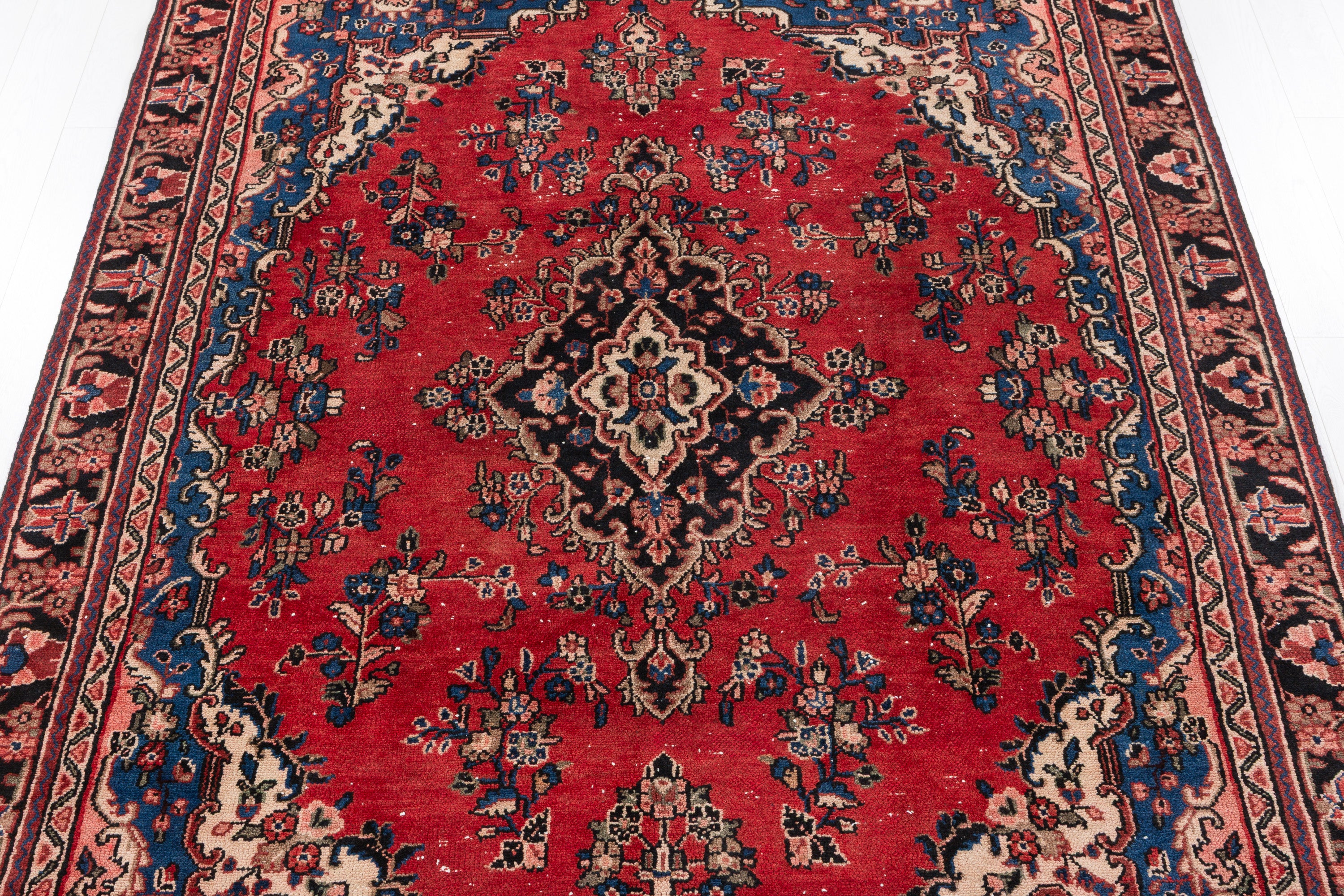 Vintage Red Floral Rug – 9' 4" x 6' 9" (285 x 206 cm)