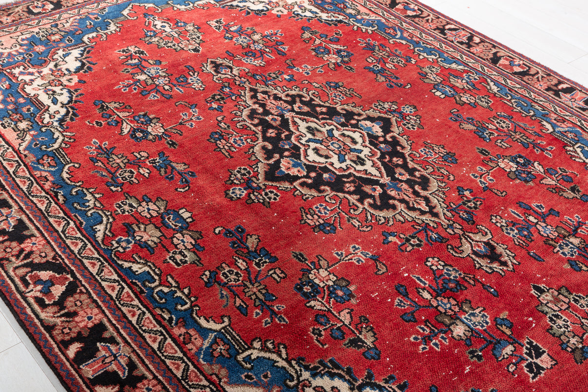 Vintage Red Floral Rug – 9' 4" x 6' 9" (285 x 206 cm)