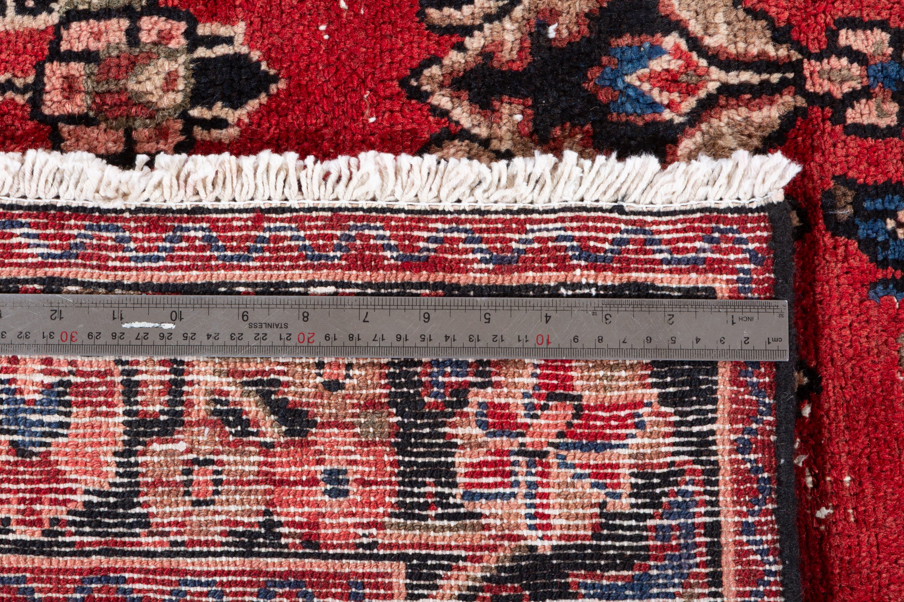 Vintage Red Floral Rug – 9' 4" x 6' 9" (285 x 206 cm)