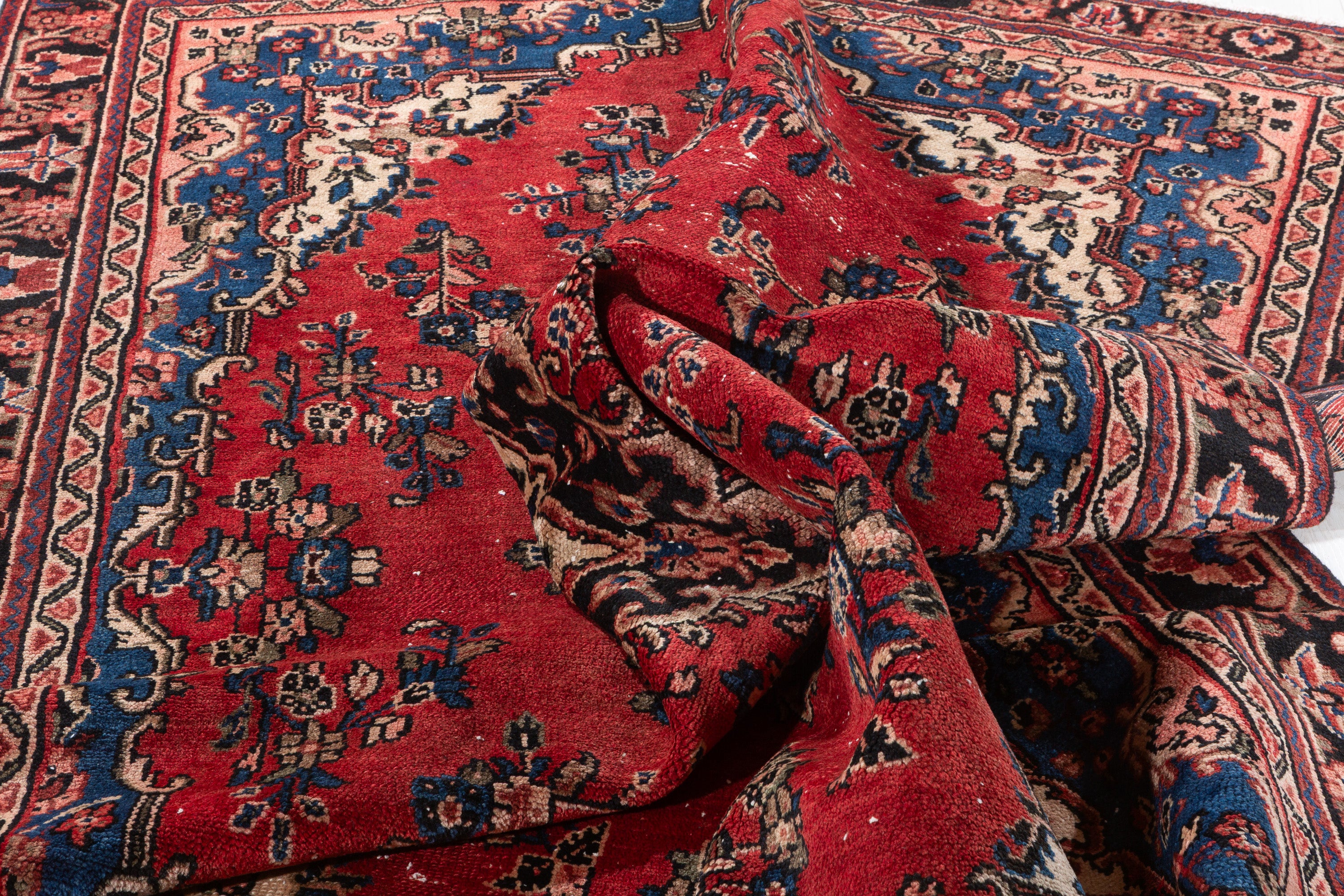 Vintage Red Floral Rug – 9' 4" x 6' 9" (285 x 206 cm)