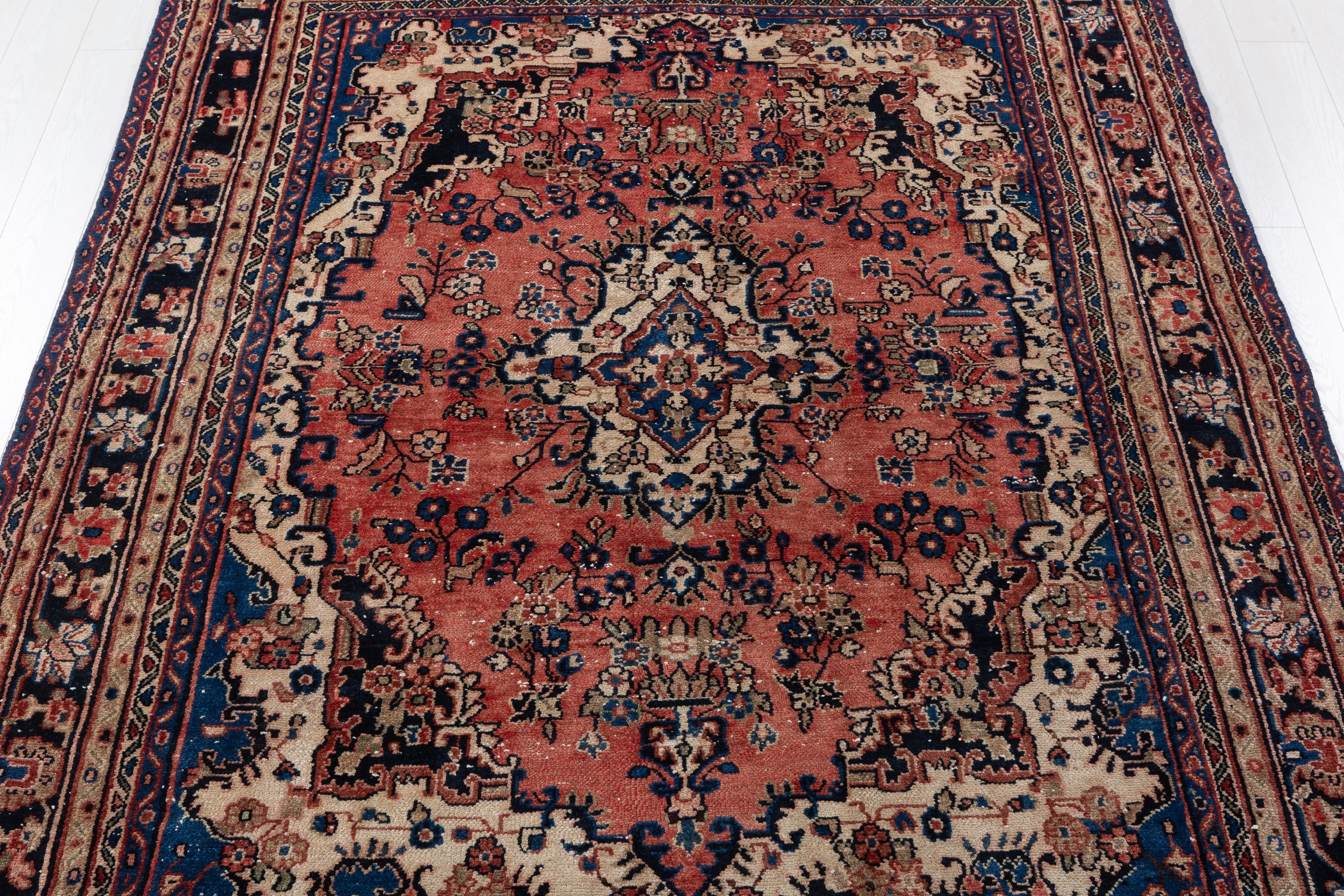 Vintage Bright red Floral Rug – 9' 7" x 6' 10" (291 x 209 cm)
