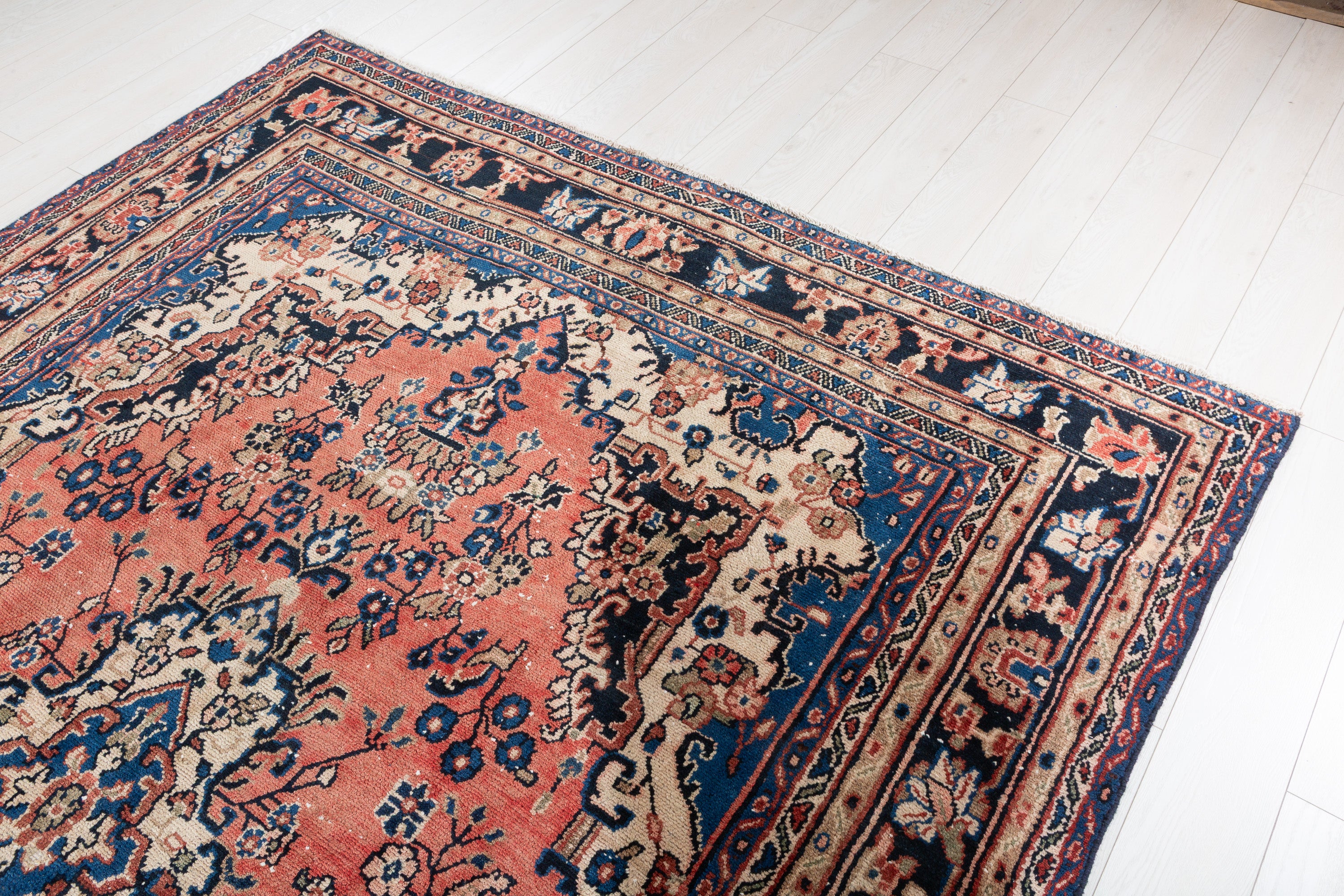 Vintage Bright red Floral Rug – 9' 7" x 6' 10" (291 x 209 cm)