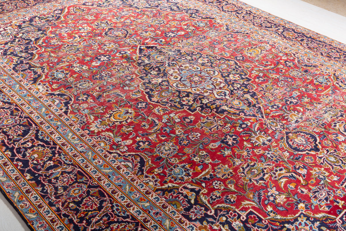 Vintage Red Floral Rug – 12' 8" x 9' 1" (387 x 278 cm)