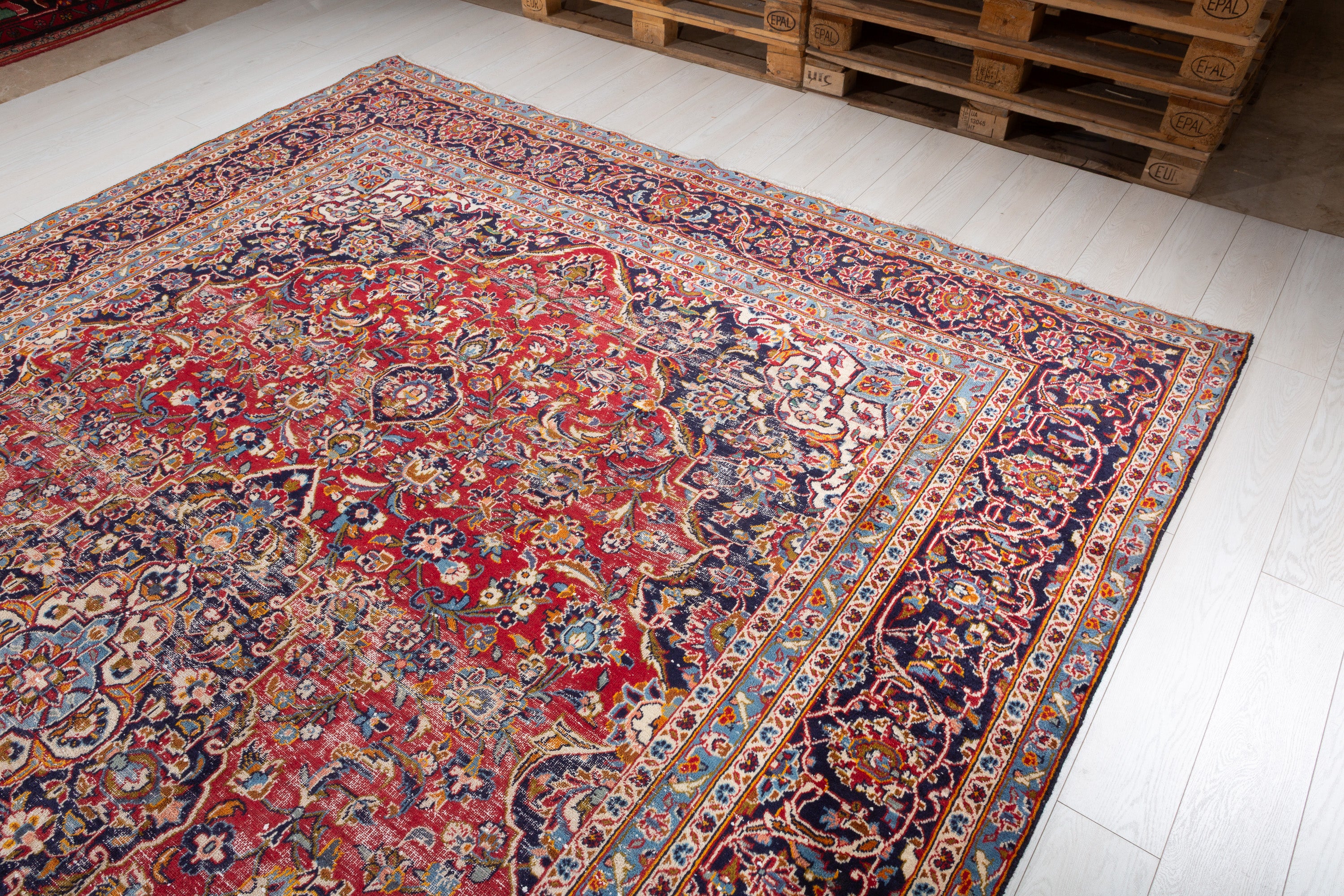 Vintage Red Floral Rug – 12' 8" x 9' 1" (387 x 278 cm)