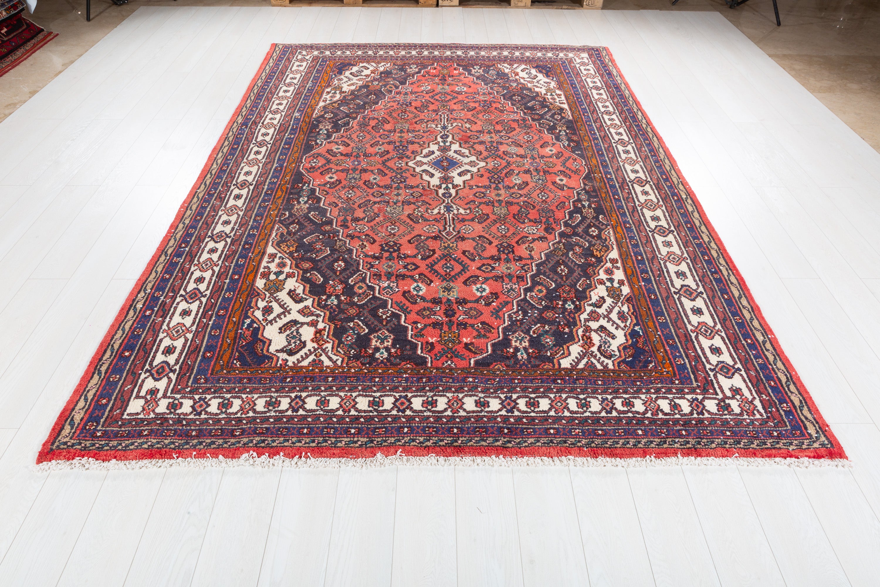 Vintage Red Geometric Rug – 9' 9" x 6' 10" (296 x 209 cm)