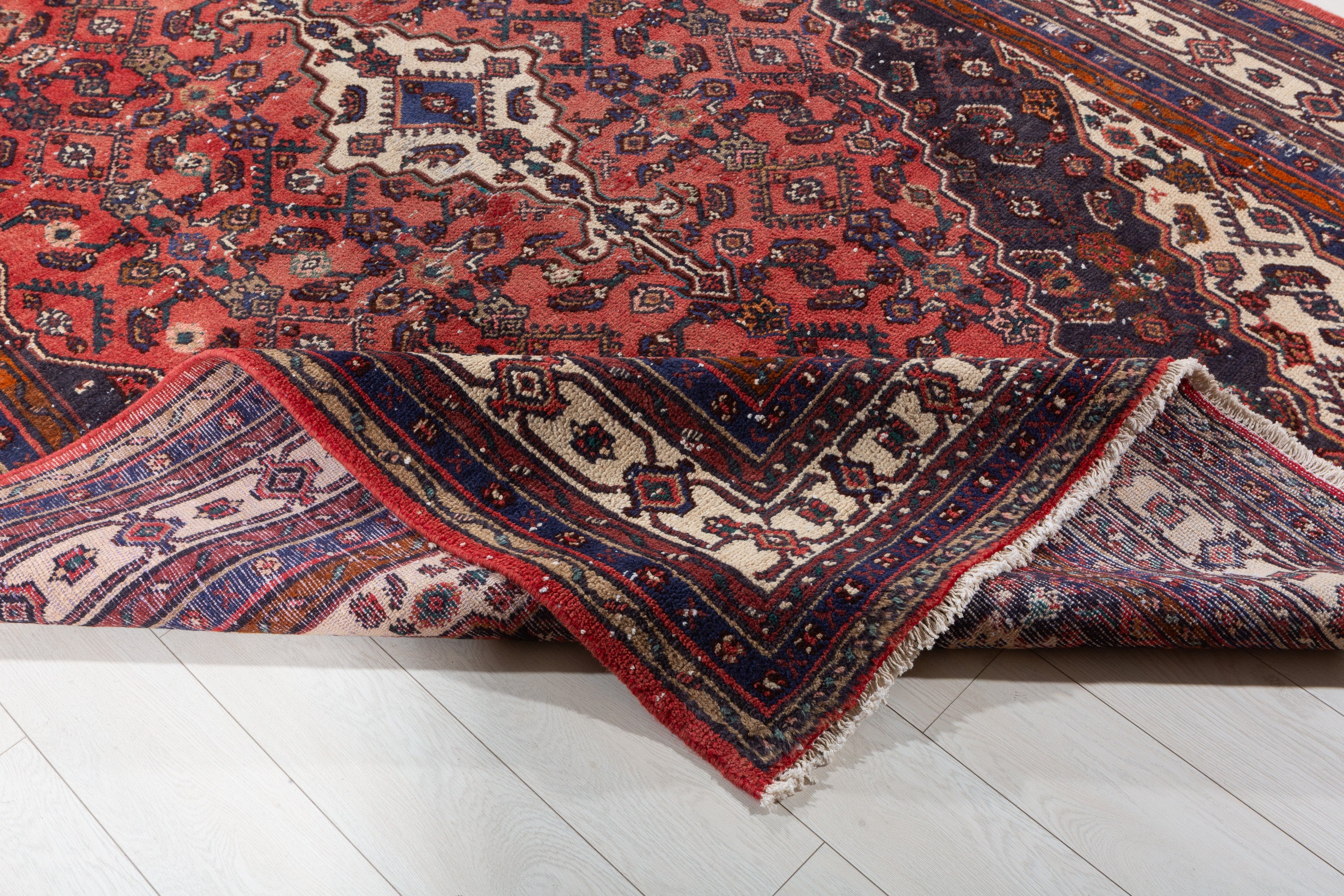 Vintage Red Geometric Rug – 9' 9" x 6' 10" (296 x 209 cm)