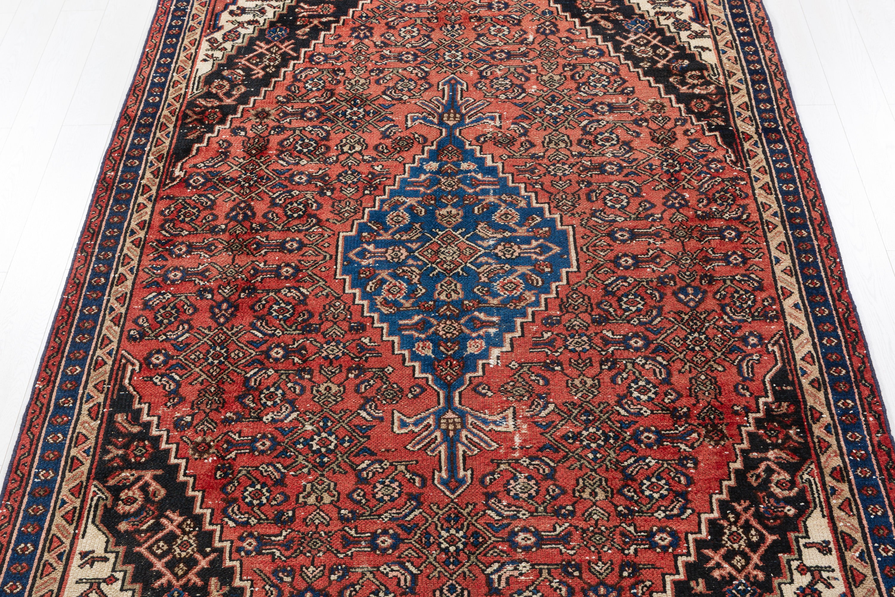 Vintage Red and blue Floral Rug – 10' 0" x 6' 2" (305 x 189 cm)