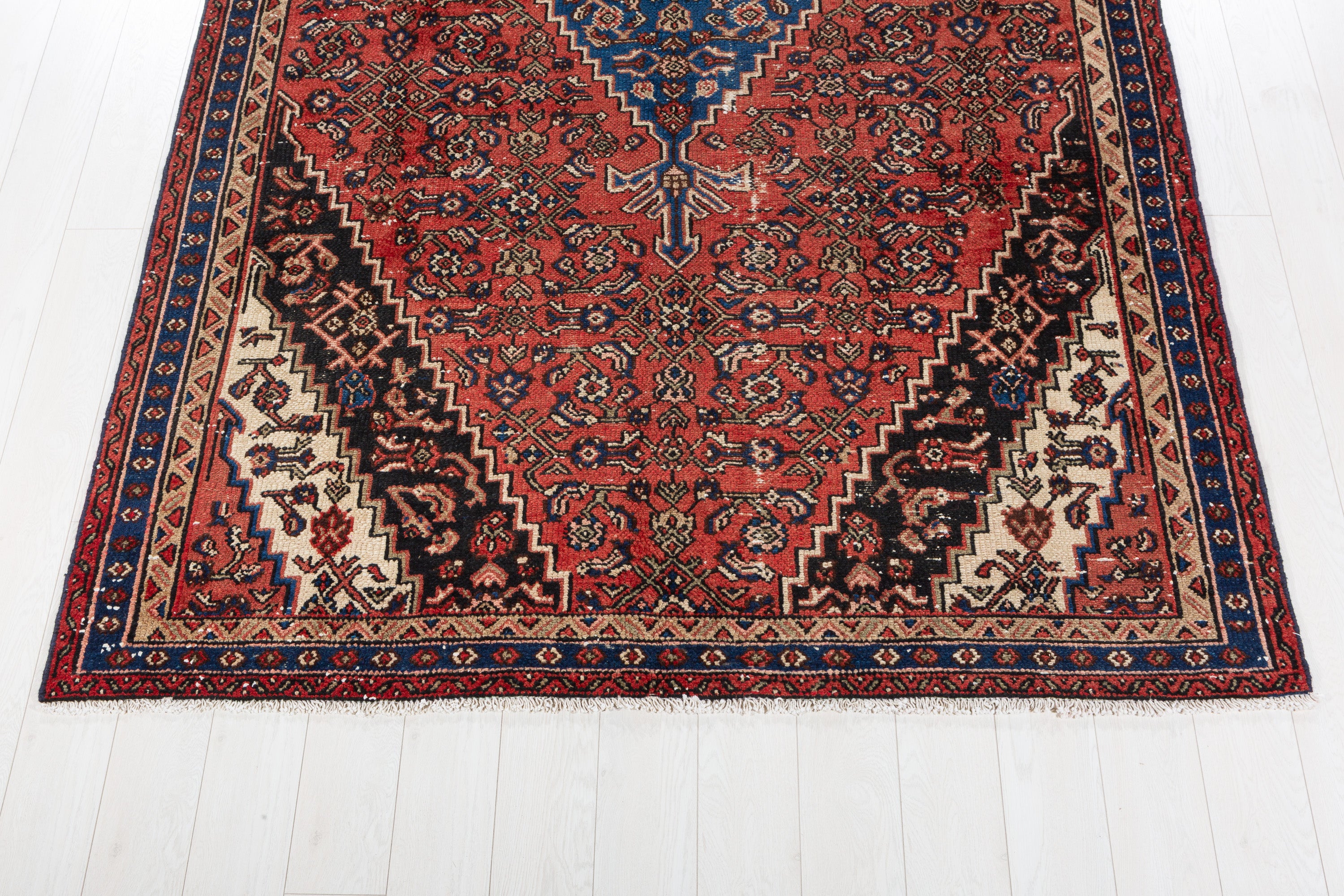 Vintage Red and blue Floral Rug – 10' 0" x 6' 2" (305 x 189 cm)