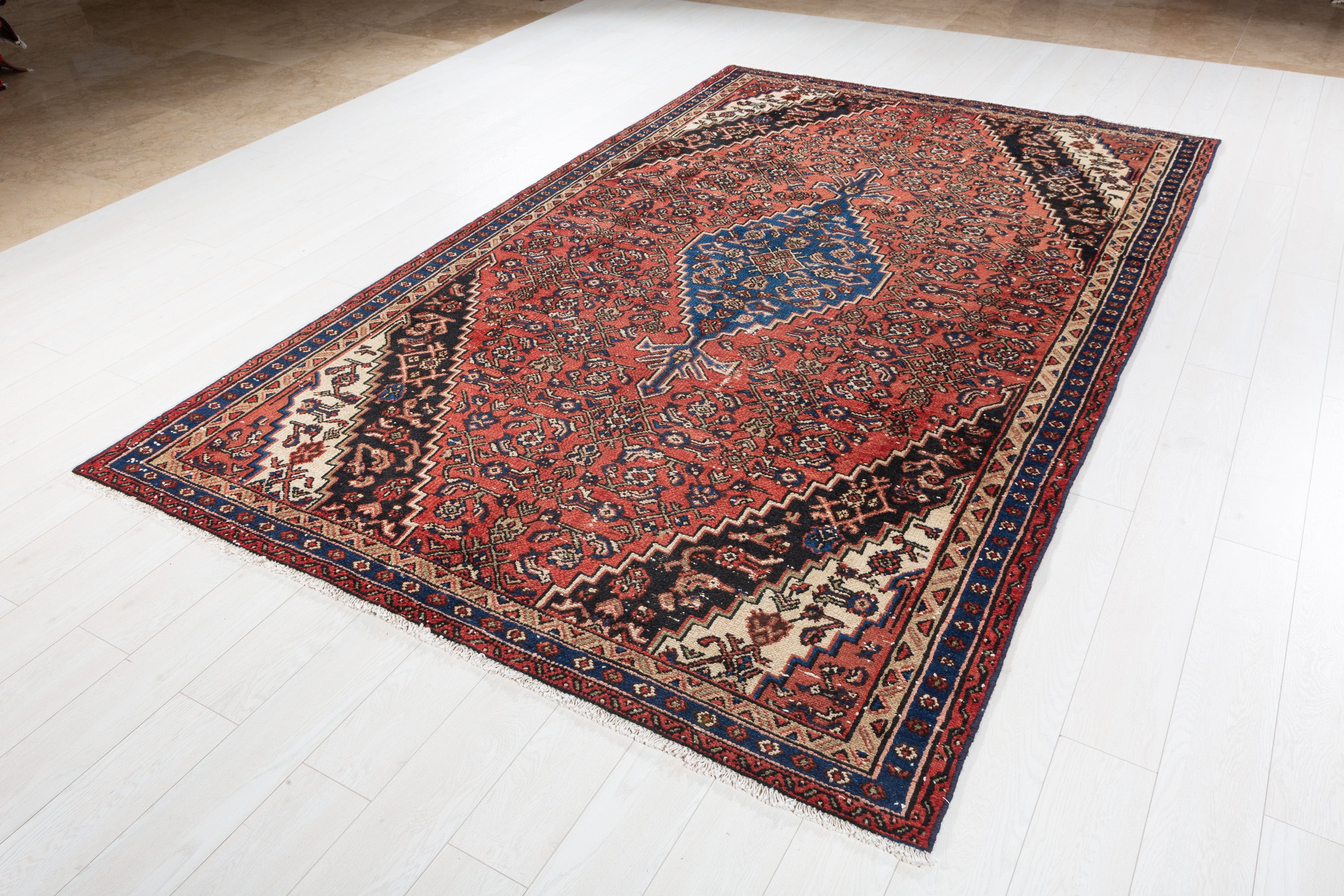 Vintage Red and blue Floral Rug – 10' 0" x 6' 2" (305 x 189 cm)