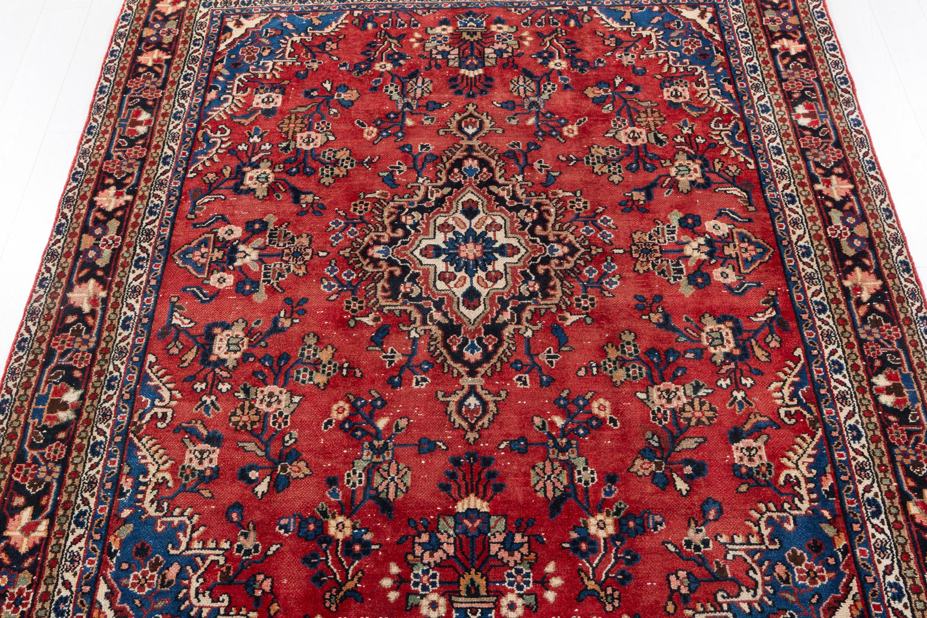 Vintage Red Floral Rug – 9' 4" x 6' 9" (285 x 207 cm)