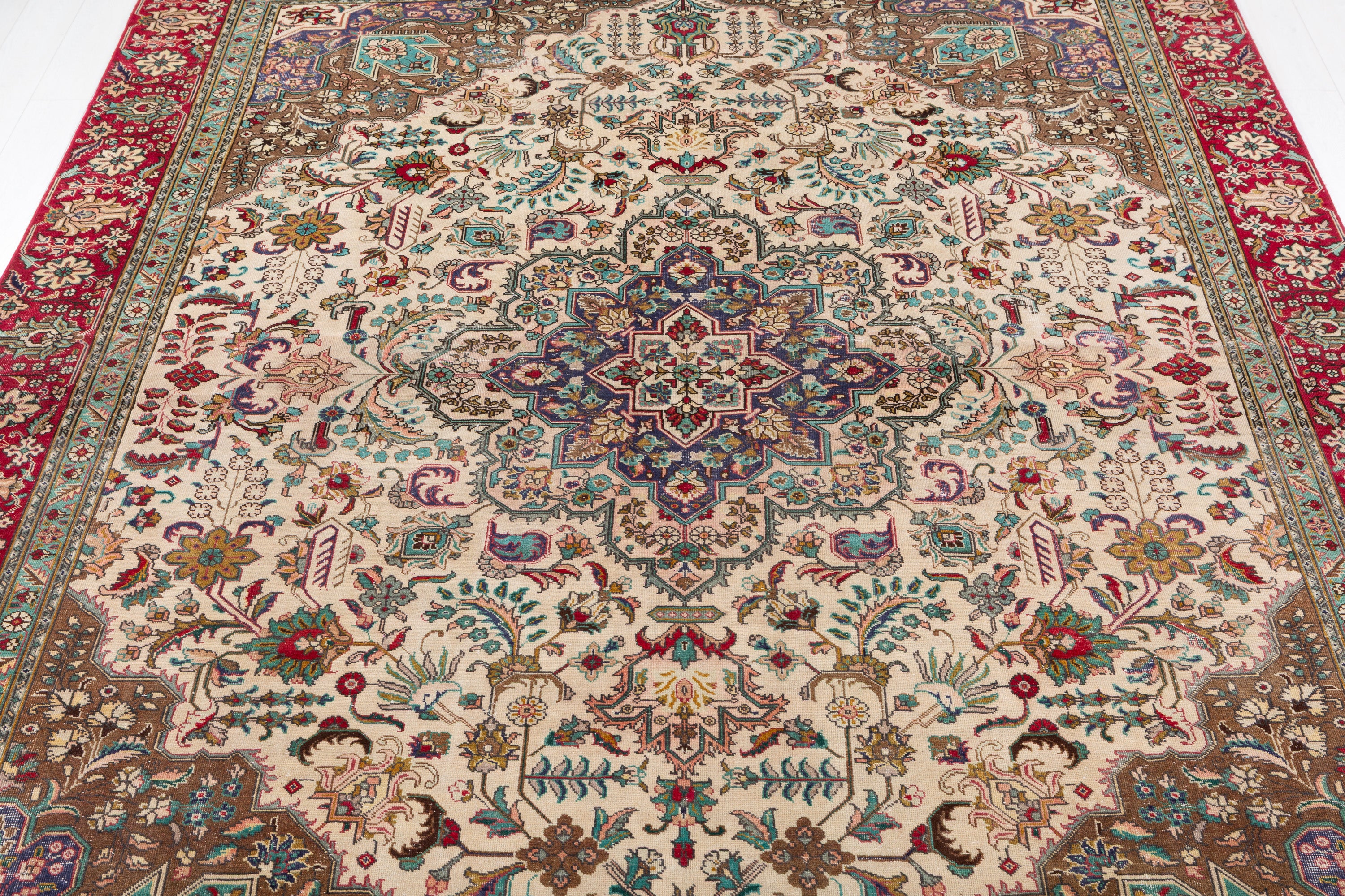 Vintage Beige Floral Rug – 12' 1" x 9' 1" (369 x 278 cm)