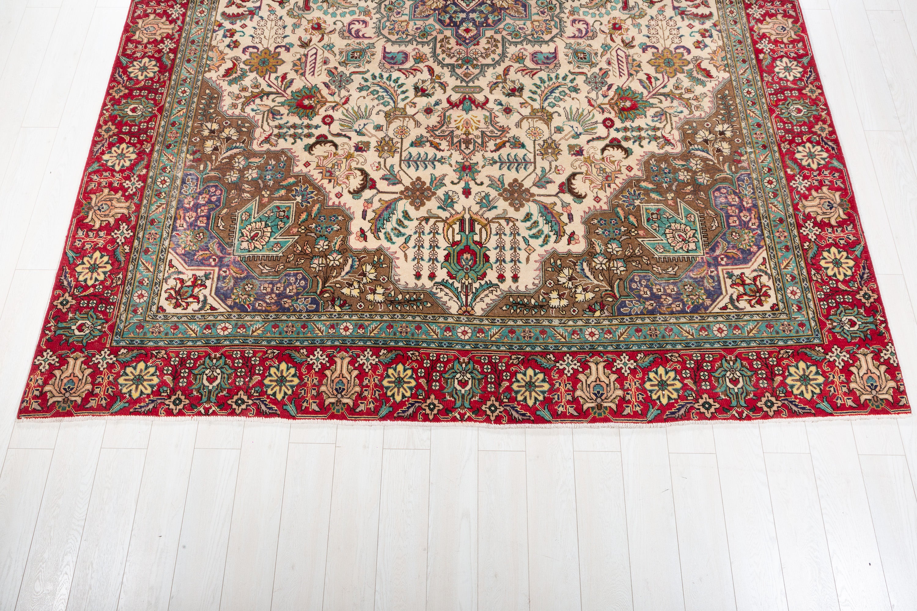 Vintage Beige Floral Rug – 12' 1" x 9' 1" (369 x 278 cm)