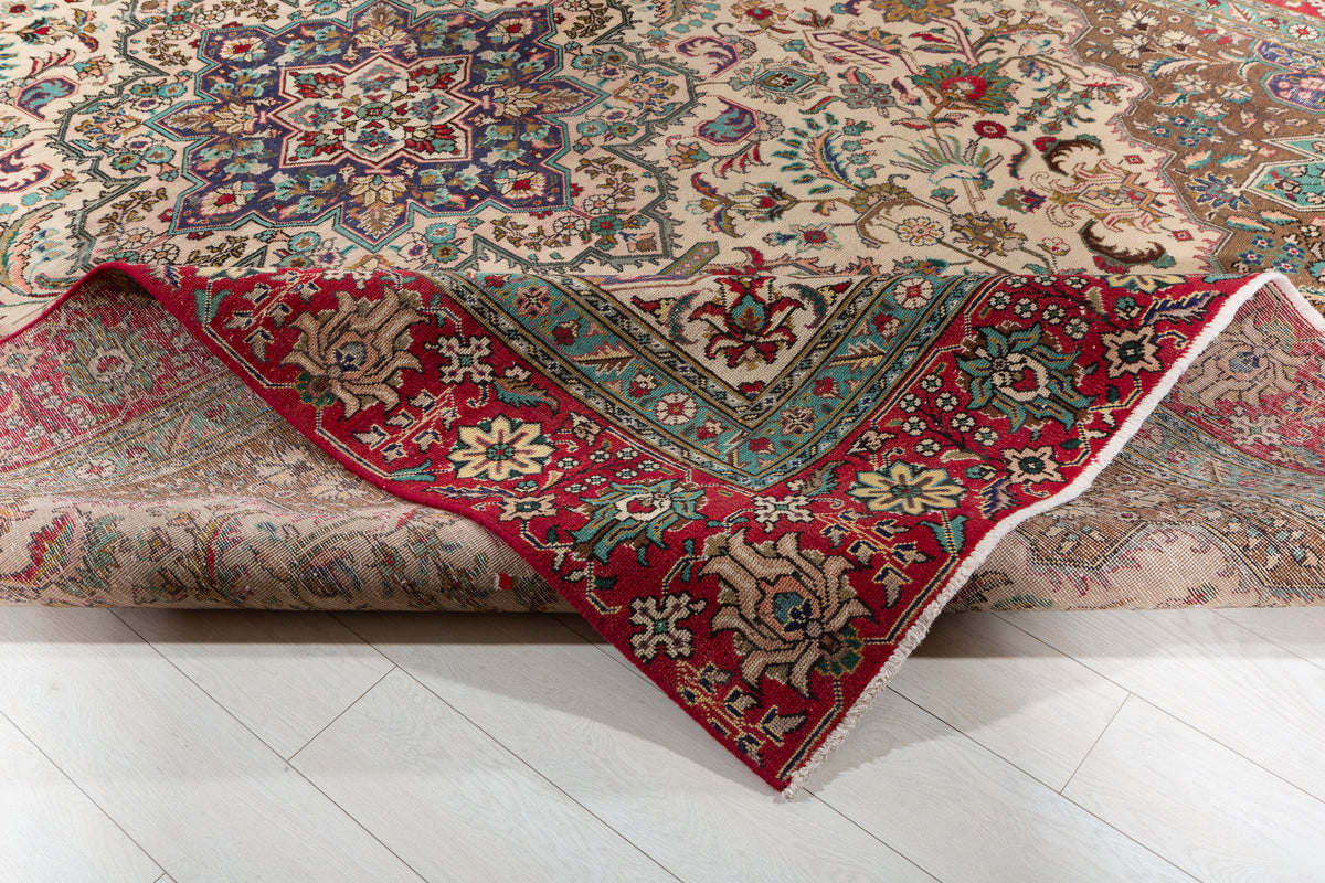 Vintage Beige Floral Rug – 12' 1" x 9' 1" (369 x 278 cm)