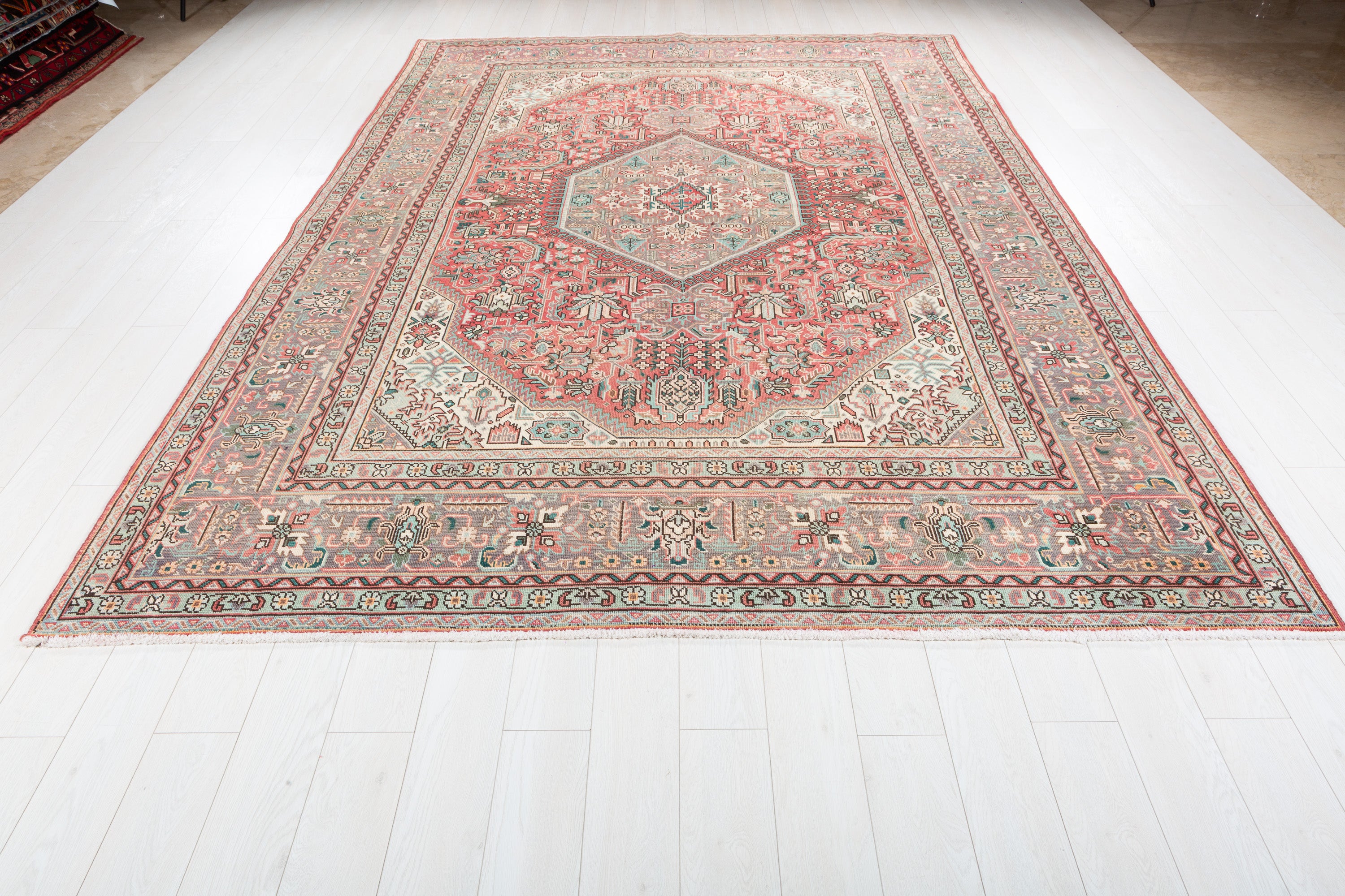 Collectible Vintage Red Floral Rug – 10' 11" x 7' 11" (333 x 241 cm)
