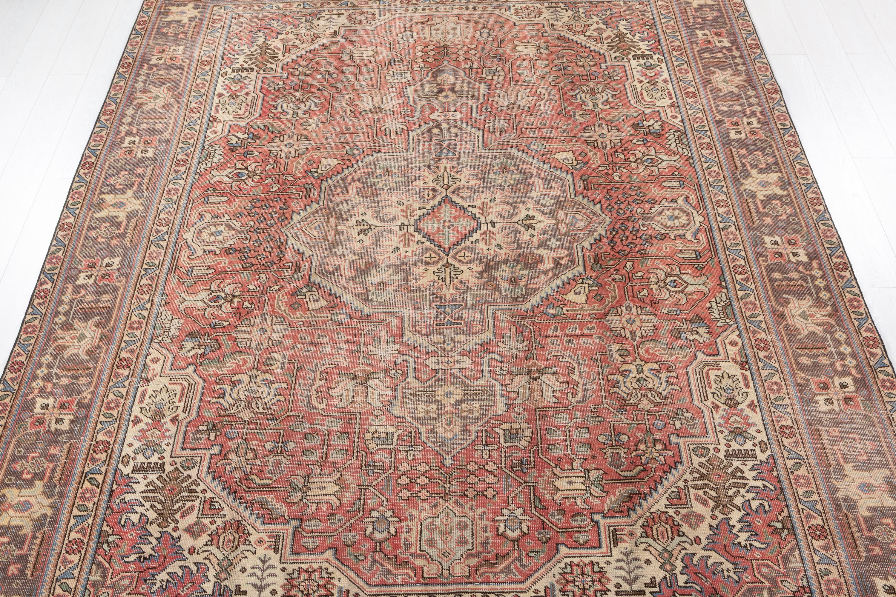 Vintage Faded red Floral Rug – 10' 7" x 7' 9" (323 x 236 cm)