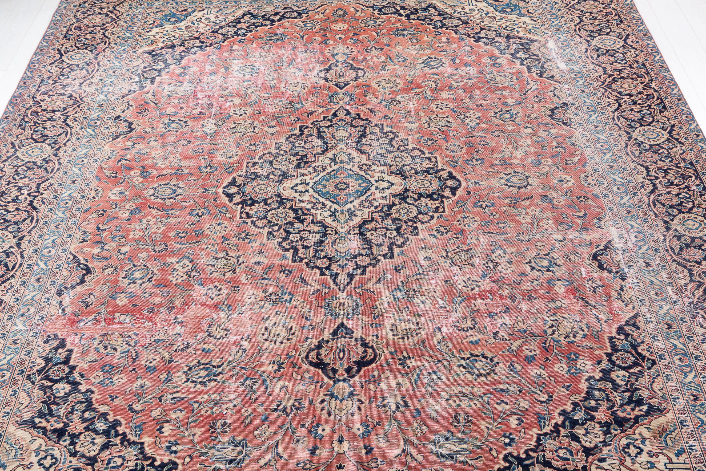 Vintage Faded red and beige Traditional Rug – 13' 0" x 10' 0" (395 x 304 cm)