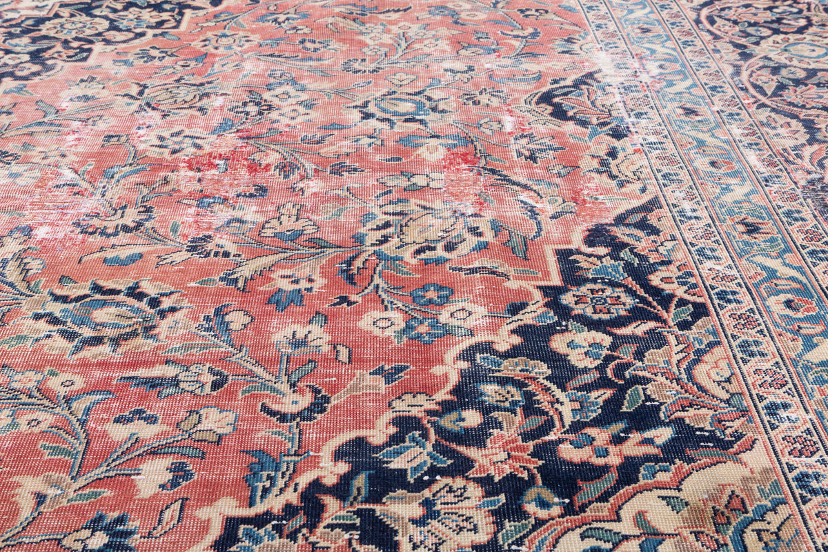 Vintage Faded red and beige Traditional Rug – 13' 0" x 10' 0" (395 x 304 cm)