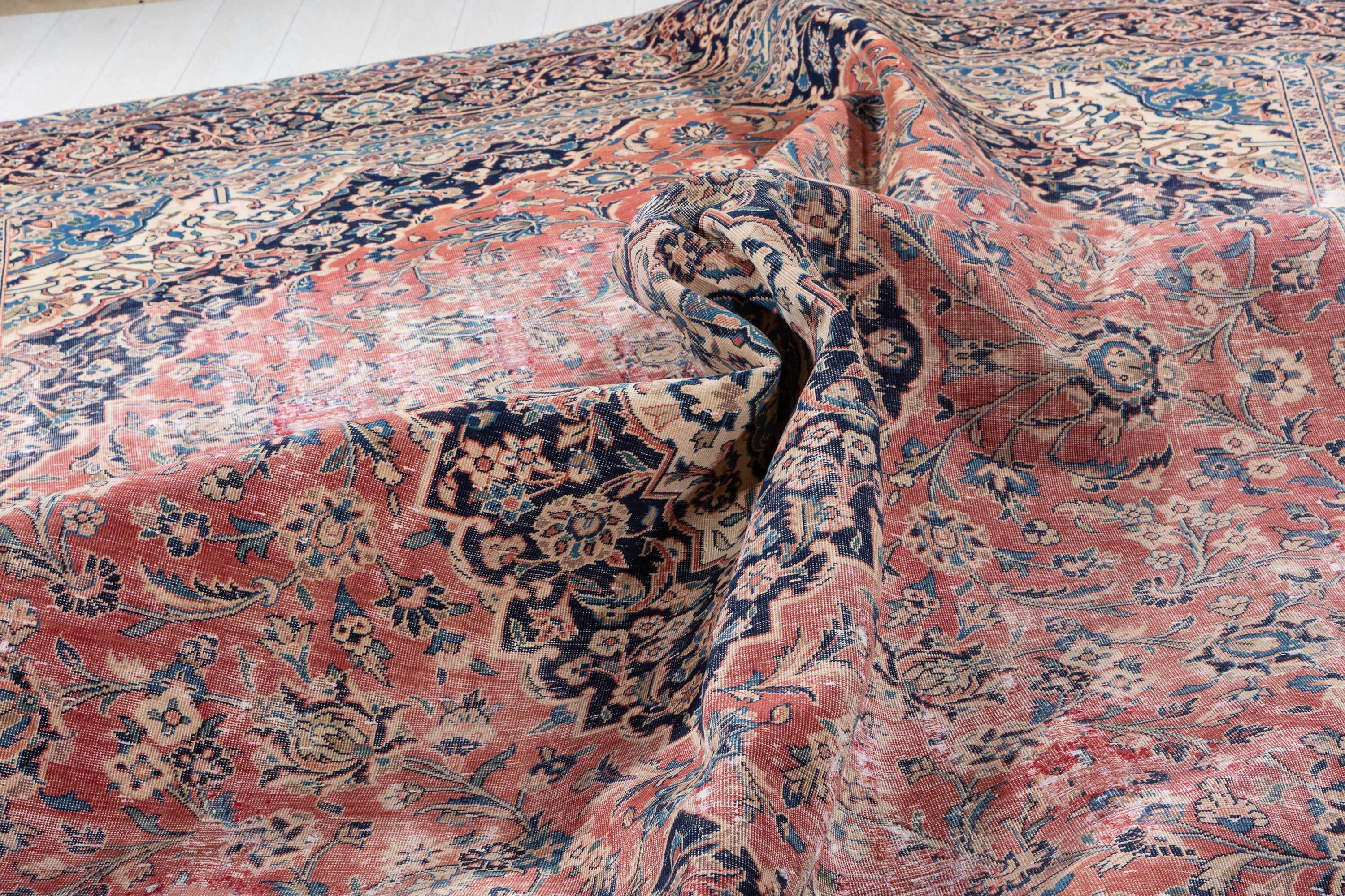 Vintage Faded red and beige Traditional Rug – 13' 0" x 10' 0" (395 x 304 cm)