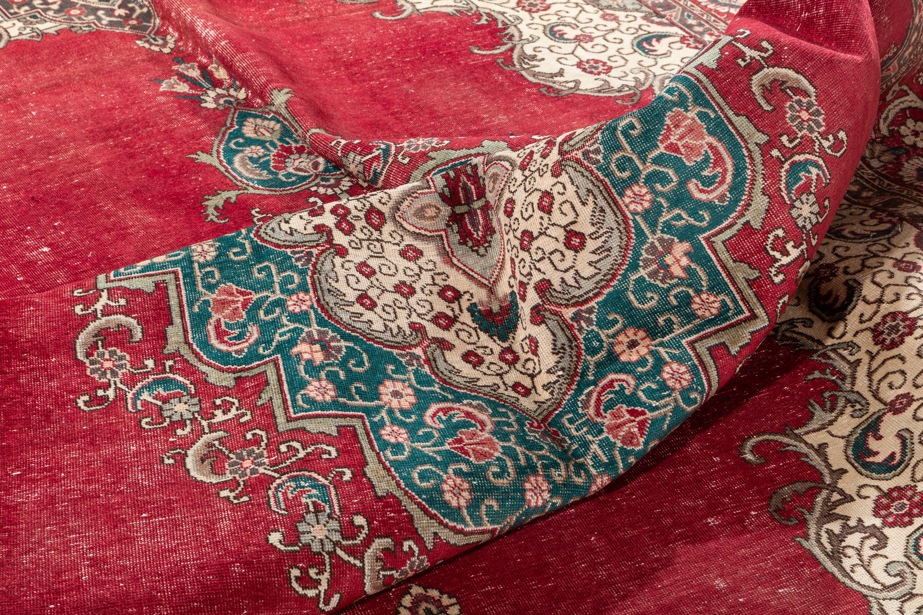 Collectible Vintage Red and green Traditional Rug – 15' 8" x 9' 8" (478 x 295 cm)