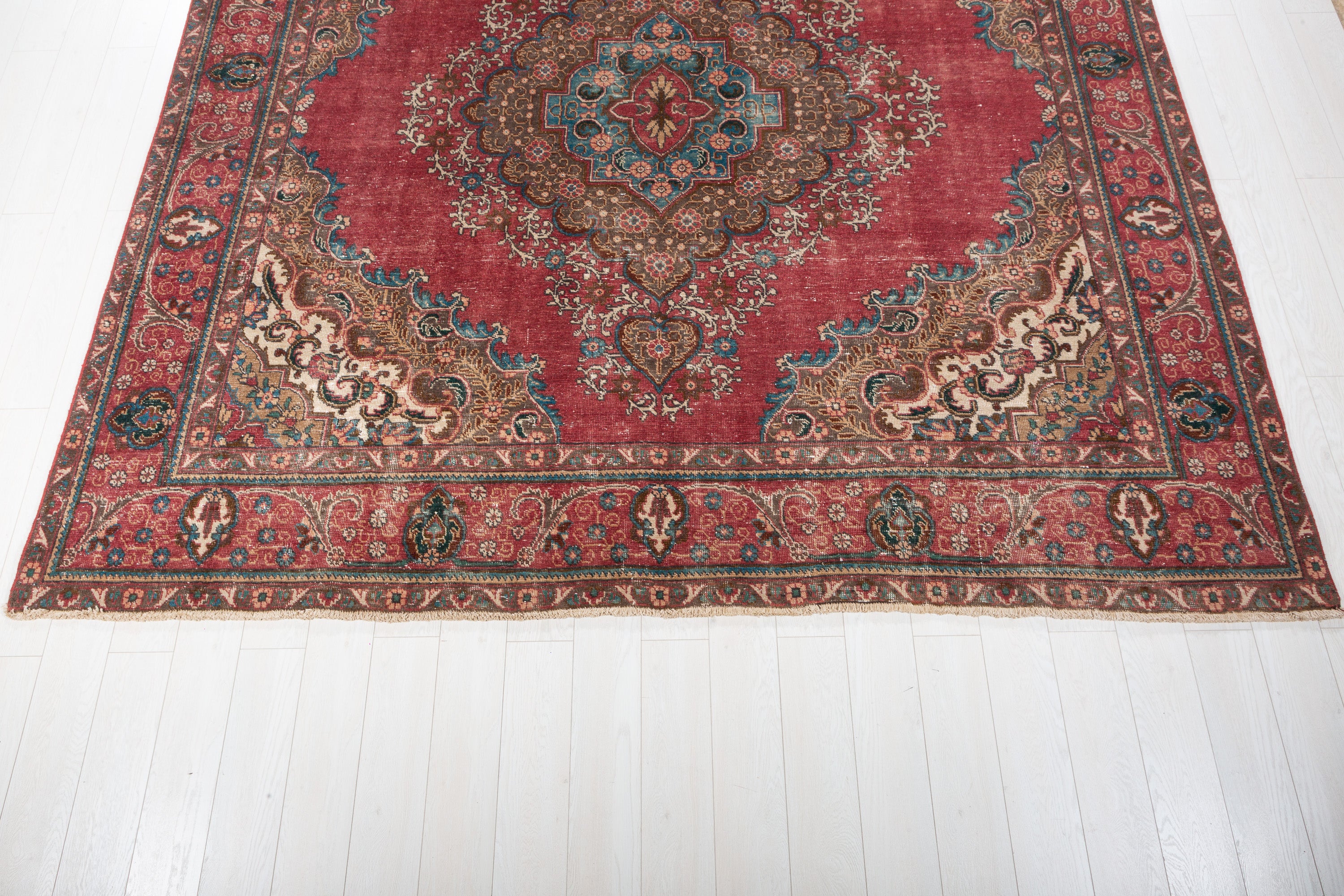 Collectible Vintage Magenta and navy Floral square Rug – 9' 3" x 9' 5" (283 x 288 cm)