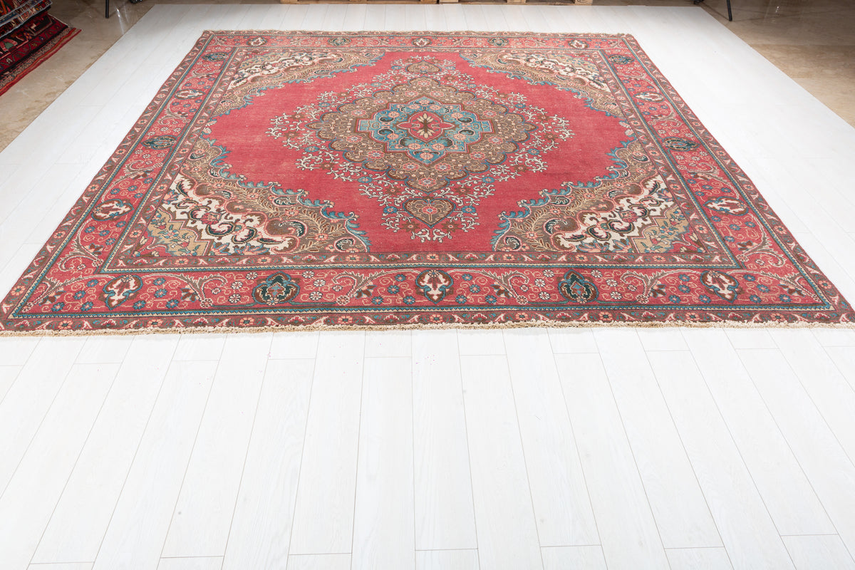 Collectible Vintage Magenta and navy Floral square Rug – 9' 3" x 9' 5" (283 x 288 cm)
