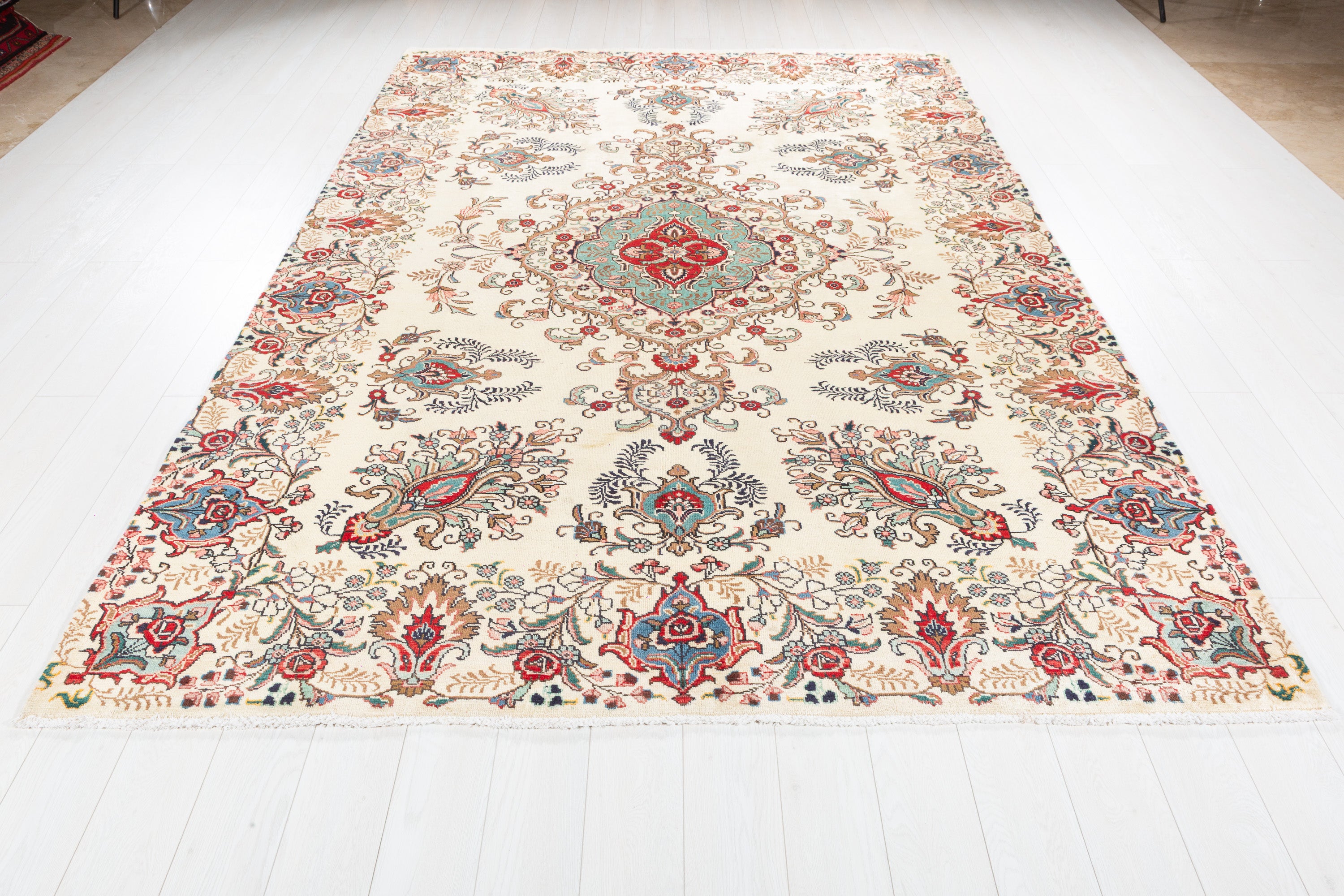 Collectible Vintage Warm beige and red Floral Rug – 10' 3" x 7' 0" (312 x 214 cm)