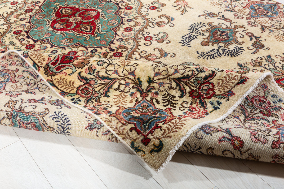Collectible Vintage Warm beige and red Floral Rug – 10' 3" x 7' 0" (312 x 214 cm)