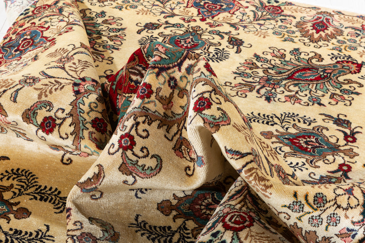 Collectible Vintage Warm beige and red Floral Rug – 10' 3" x 7' 0" (312 x 214 cm)