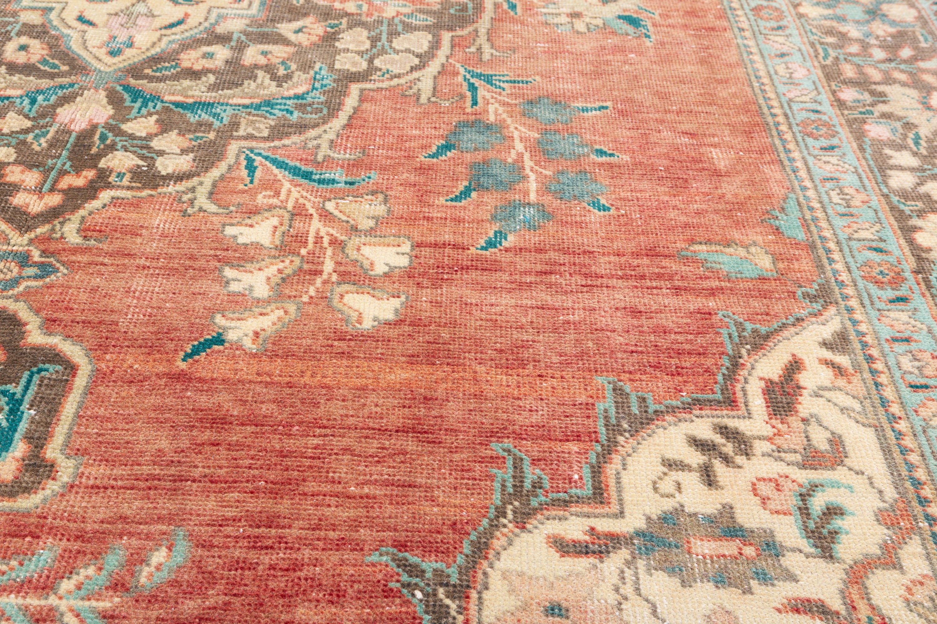 Vintage Faded red and beige Floral Rug – 9' 7" x 6' 1" (292 x 186 cm)