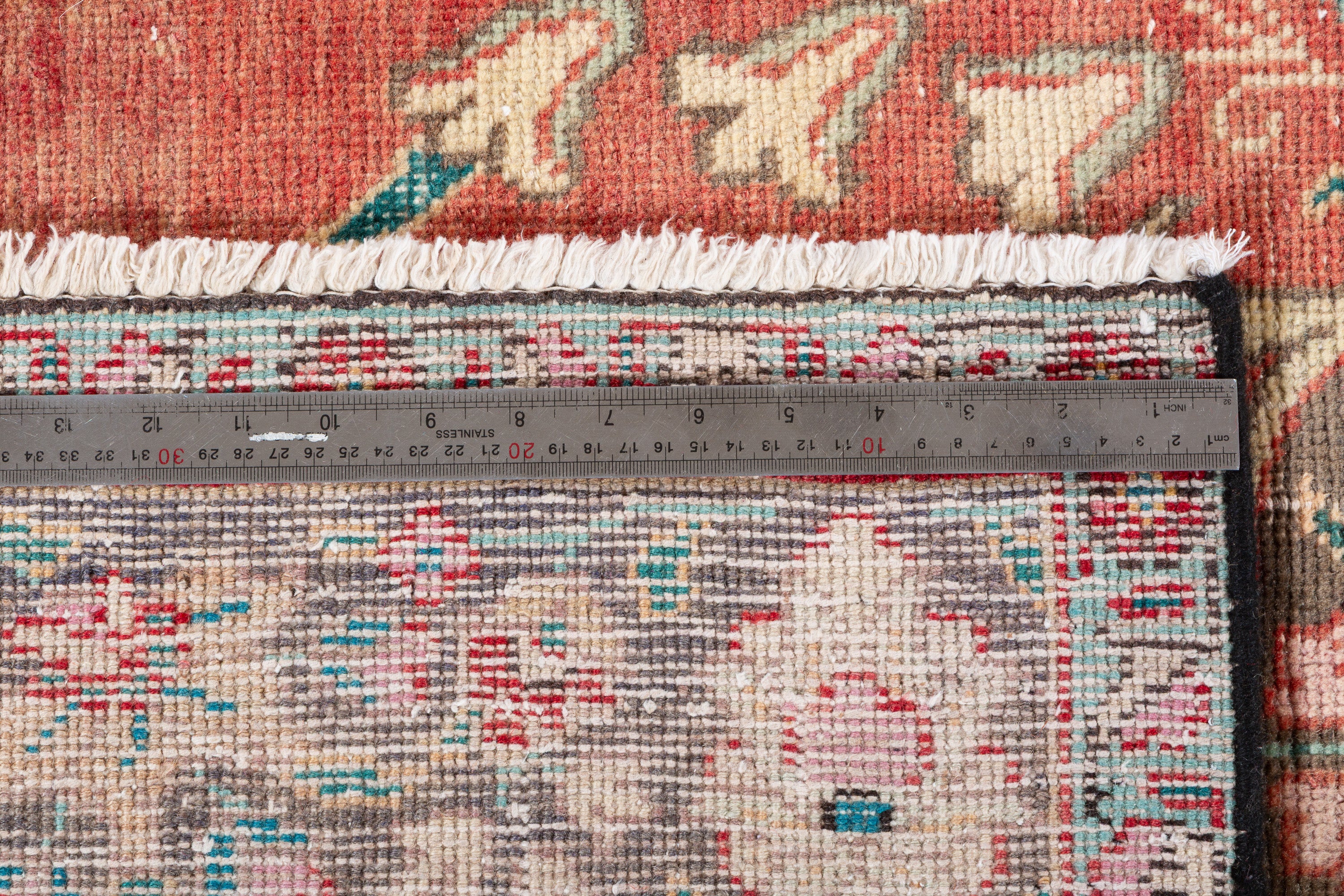 Vintage Faded red and beige Floral Rug – 9' 7" x 6' 1" (292 x 186 cm)