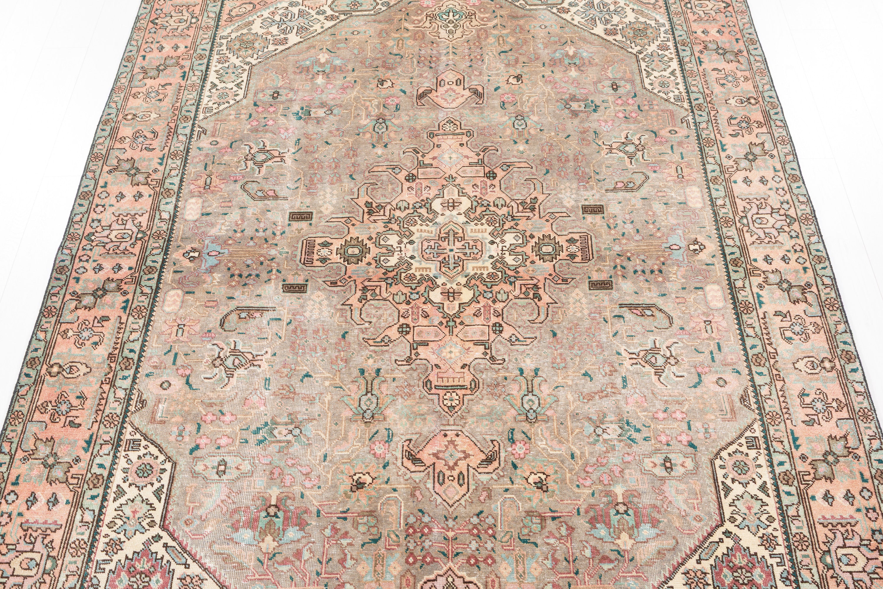 Vintage Faded beige and gray Traditional Rug – 9' 5" x 6' 5" (288 x 196 cm)