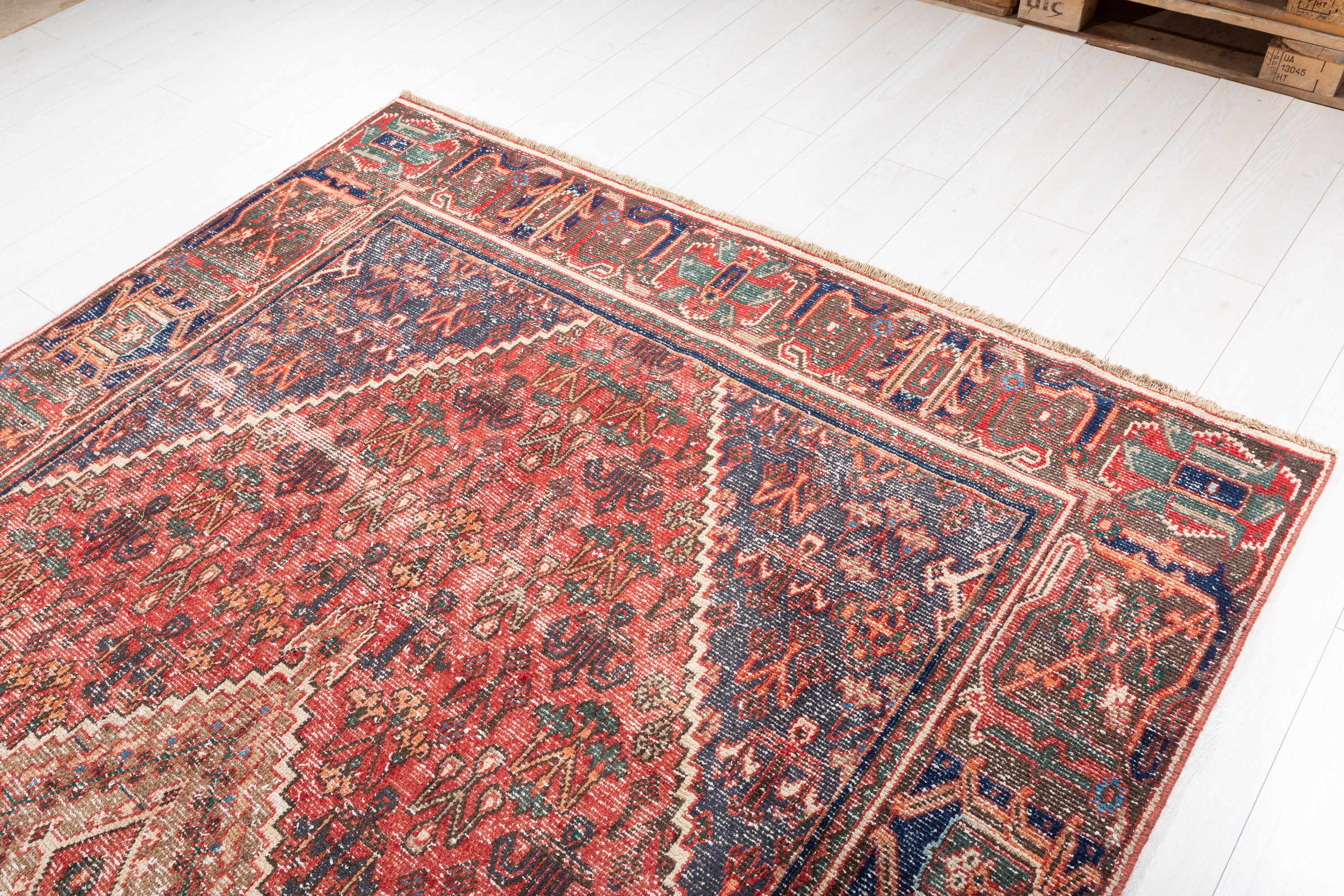 Vintage Faded red and blue Traditional Rug – 9' 5" x 6' 4" (288 x 194 cm)