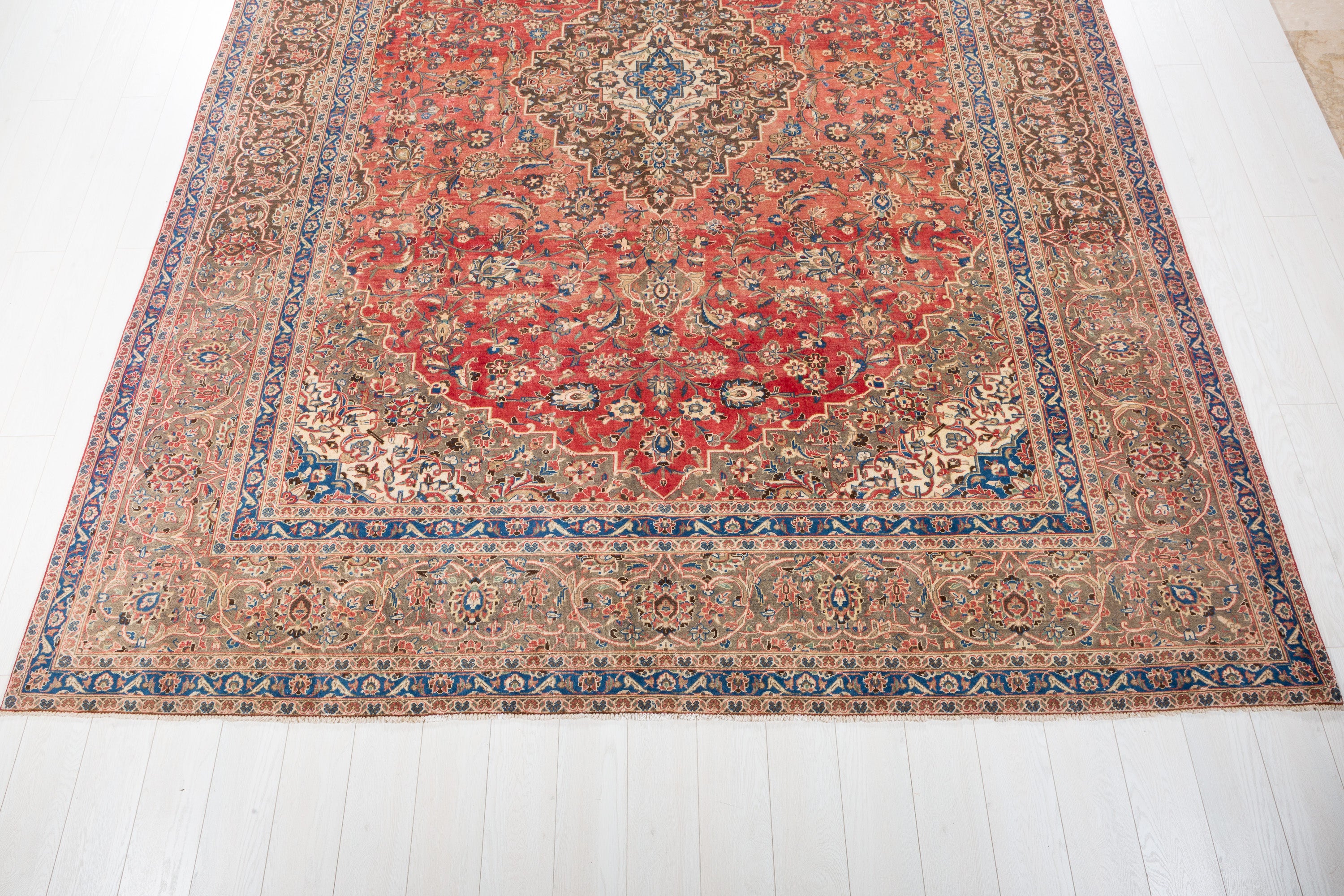 Vintage Faded red and navy Traditional Rug – 12' 8" x 9' 4" (385 x 284 cm)