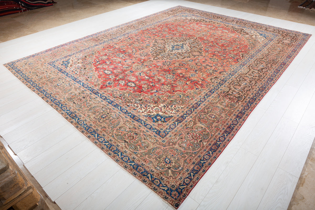 Vintage Faded red and navy Traditional Rug – 12' 8" x 9' 4" (385 x 284 cm)