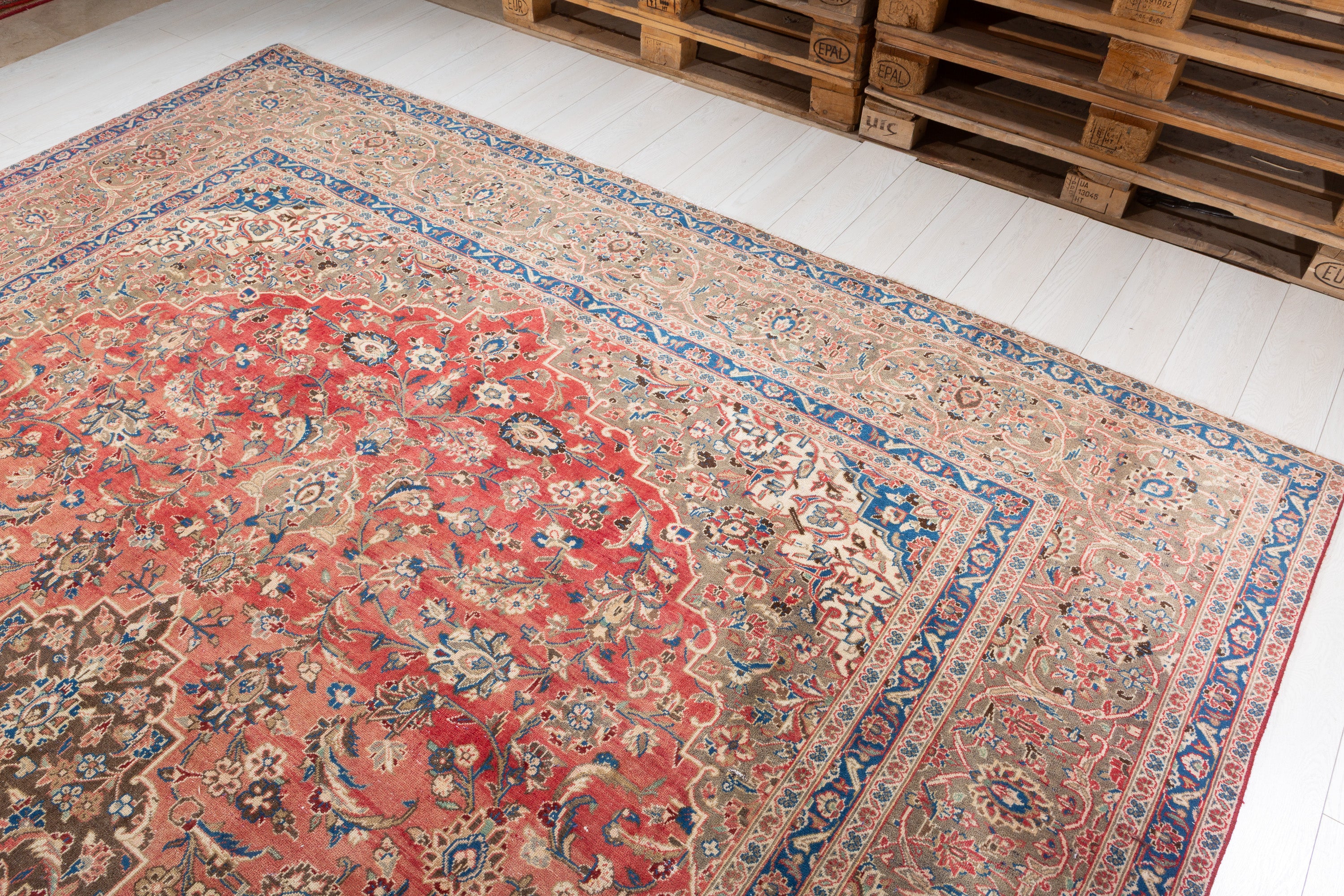 Vintage Faded red and navy Traditional Rug – 12' 8" x 9' 4" (385 x 284 cm)