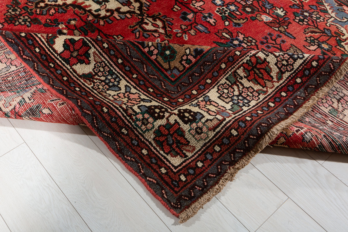Vintage Red and beige Floral Rug – 9' 7" x 6' 5" (292 x 196 cm)