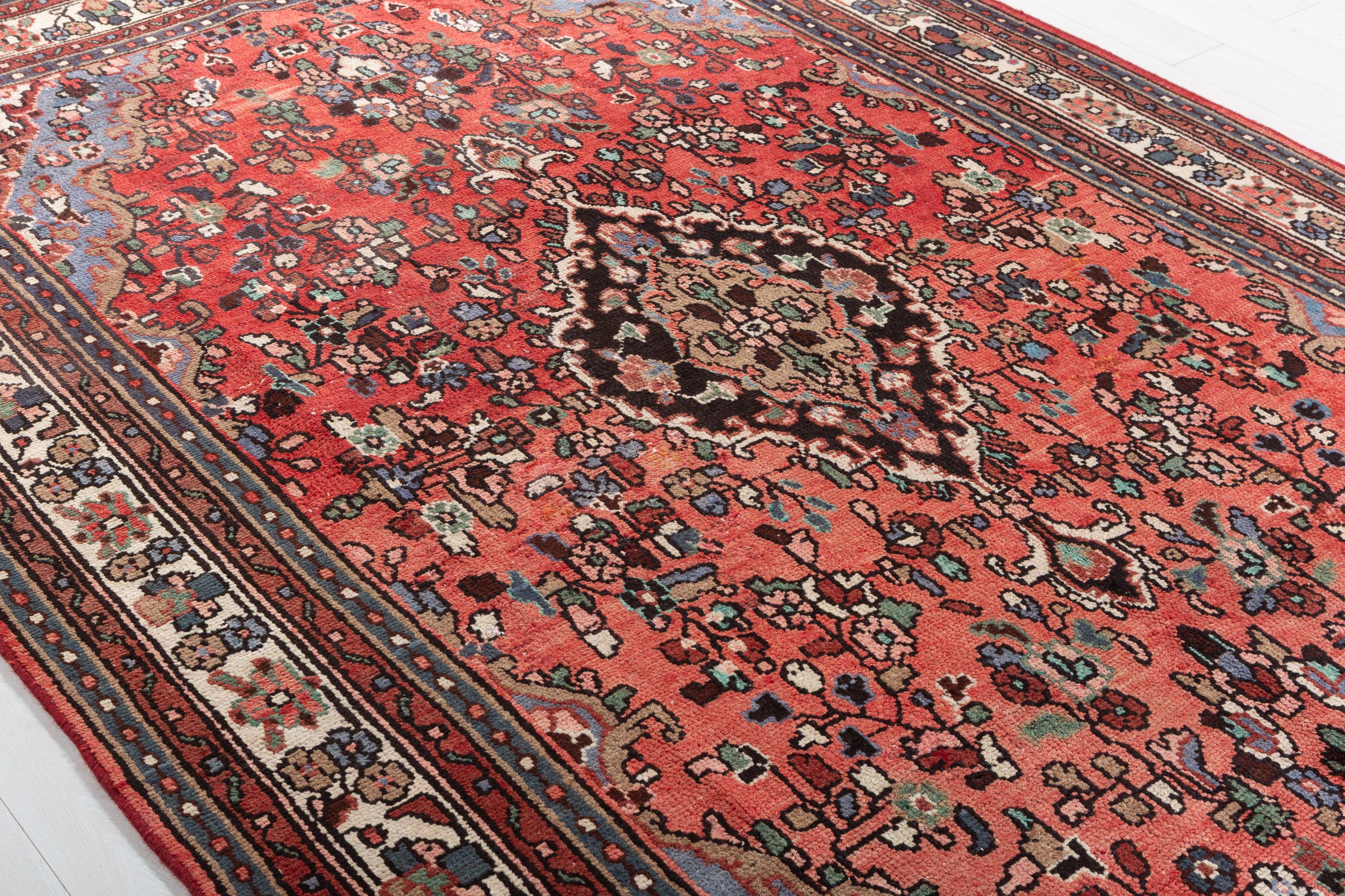 Vintage Red and beige Floral Rug – 10' 0" x 6' 8" (306 x 203 cm)
