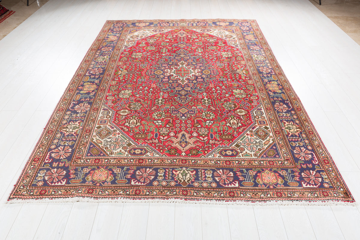 Vintage Red and navy Geometric Rug – 9' 5" x 6' 7" (286 x 201 cm)