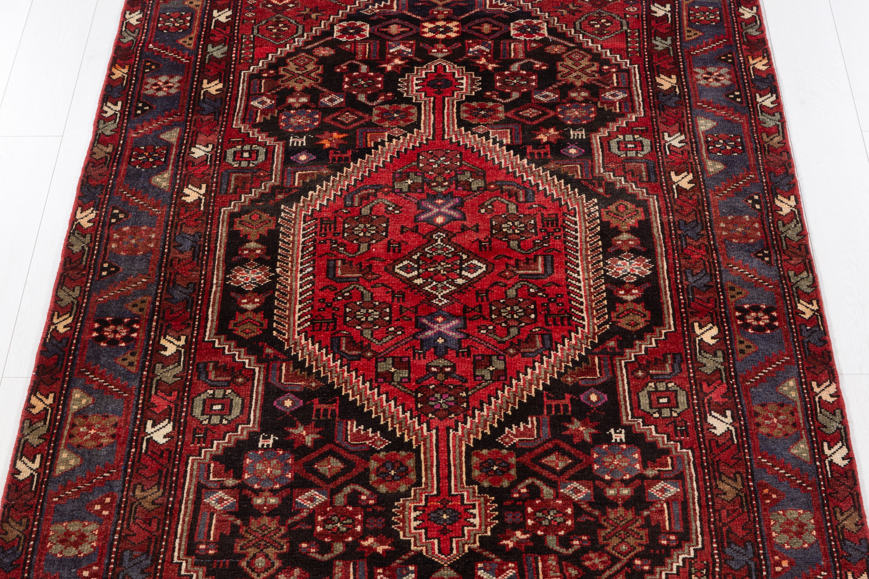 Vintage Red, Black Geometric Medallion Area Rug – 7' 9" x 4' 7" (237 x 140 cm)