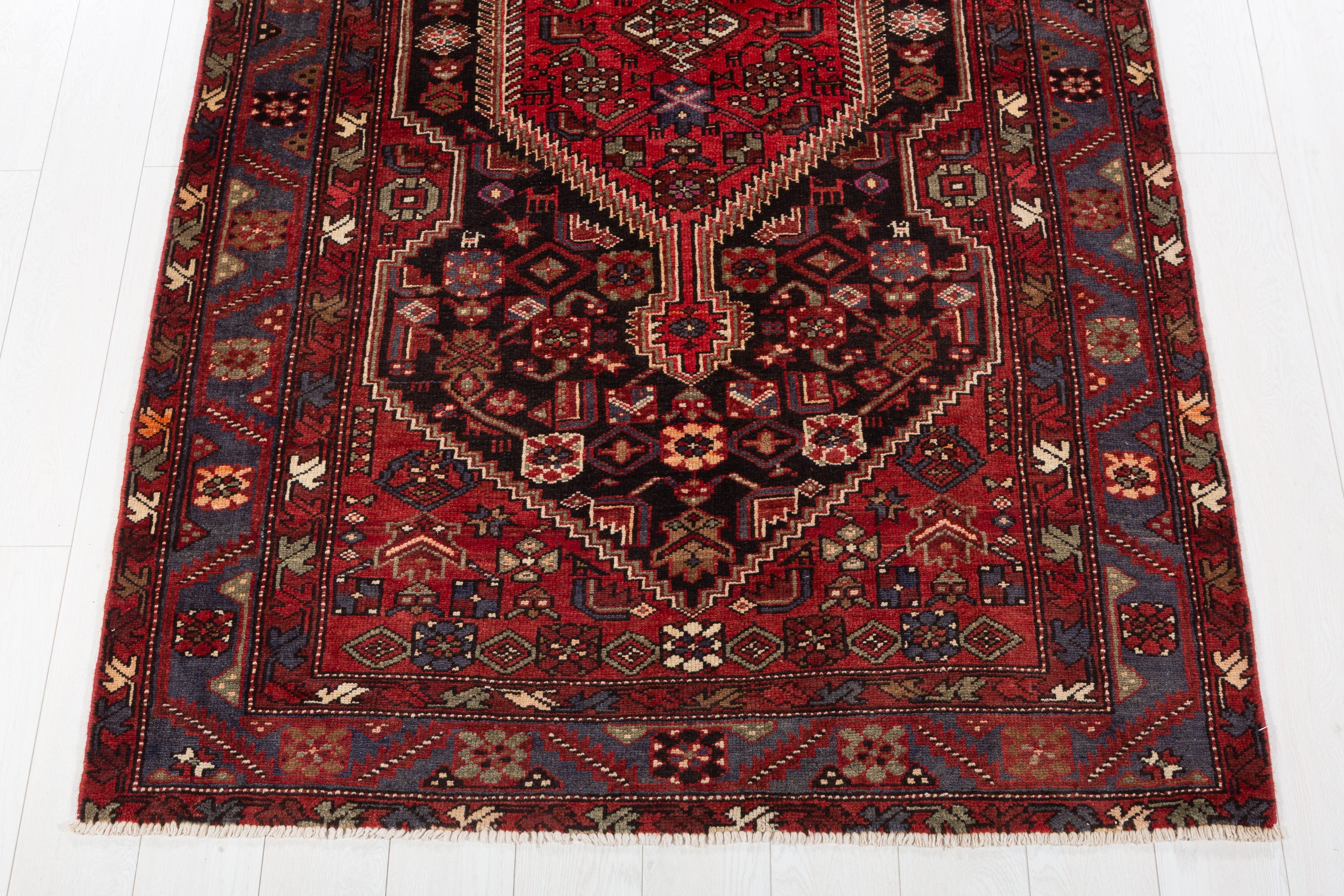 Vintage Red, Black Geometric Medallion Area Rug – 7' 9" x 4' 7" (237 x 140 cm)