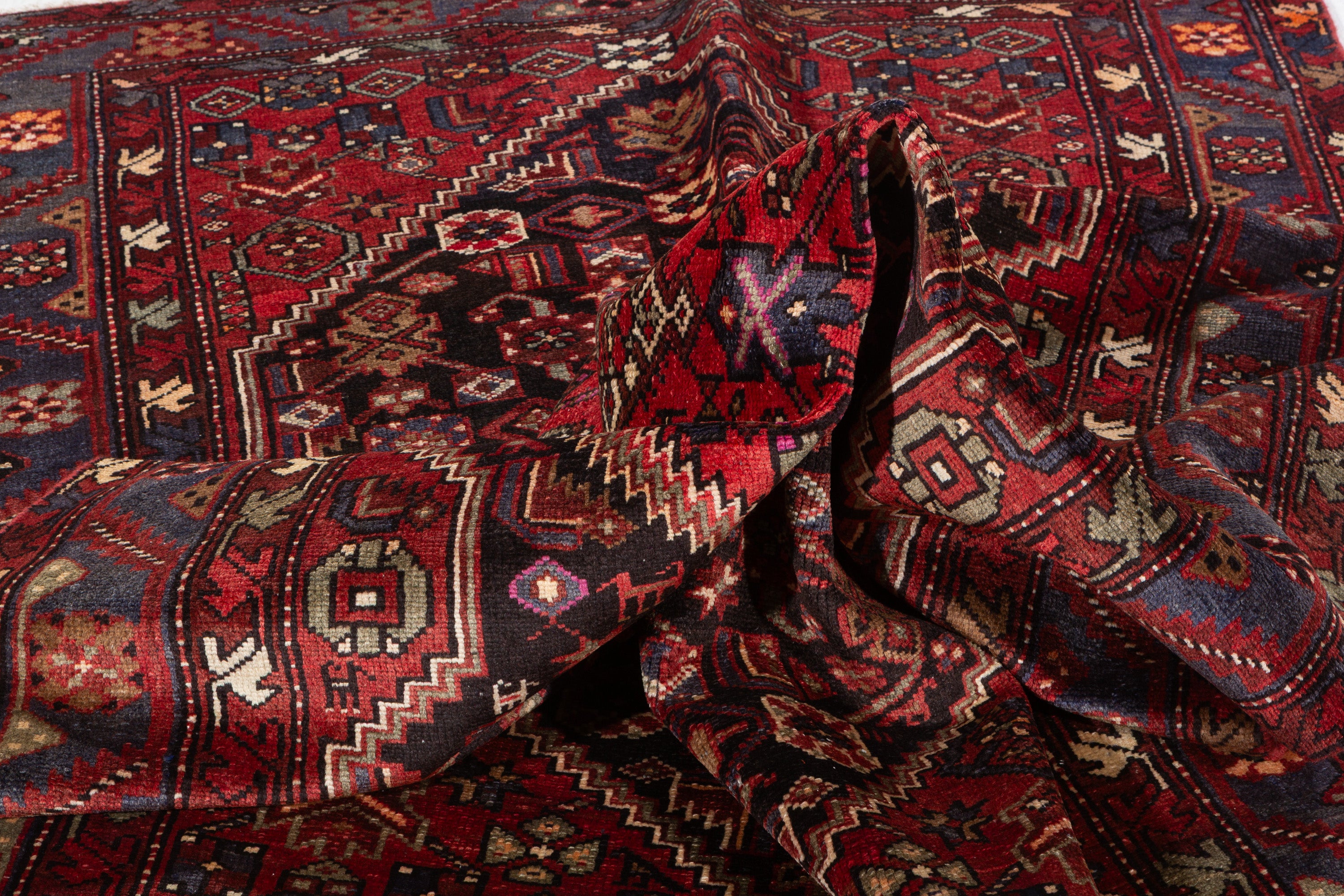 Vintage Red, Black Geometric Medallion Area Rug – 7' 9" x 4' 7" (237 x 140 cm)