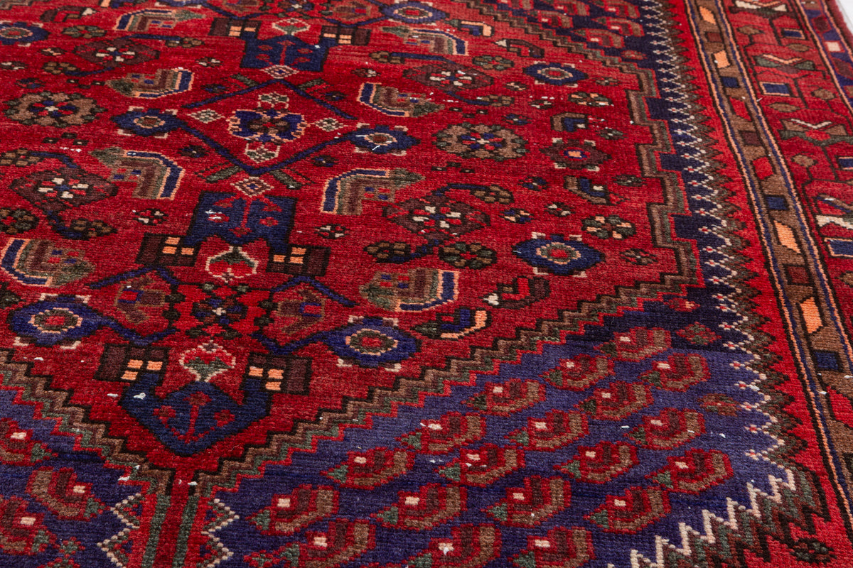 Vintage Red, Coral Central Medallion Area Rug – 6' 10" x 4' 2" (209 x 128 cm)