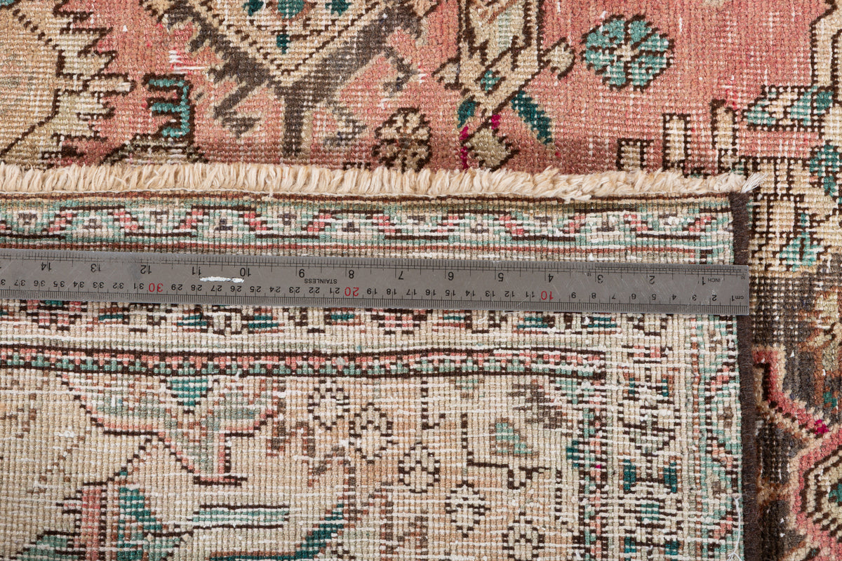 Vintage Faded Red Floral Medallion Area Rug – 7' 8" x 4' 7" (234 x 140 cm)