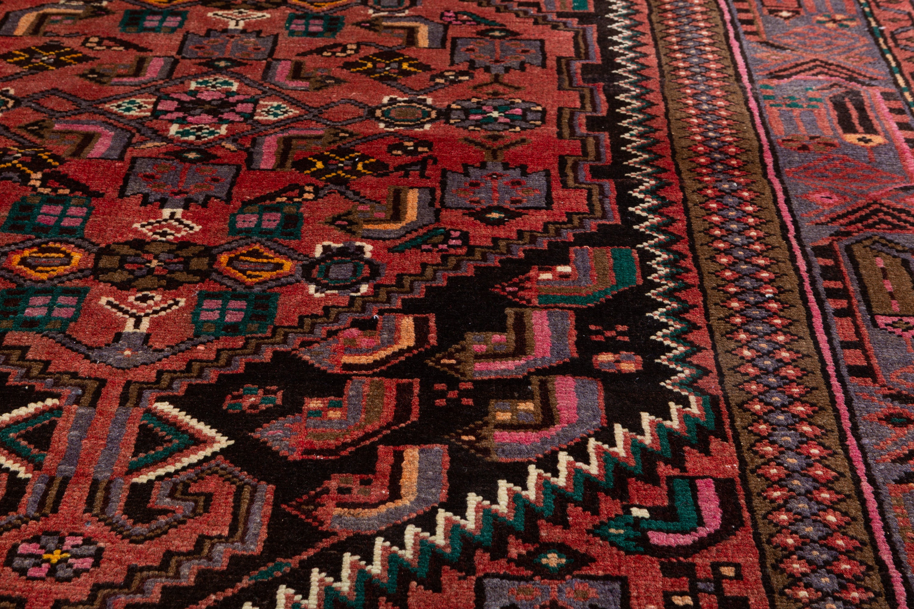 Vintage Bright Red Geometric Medallion Area Rug – 6' 11" x 4' 6" (212 x 137 cm)