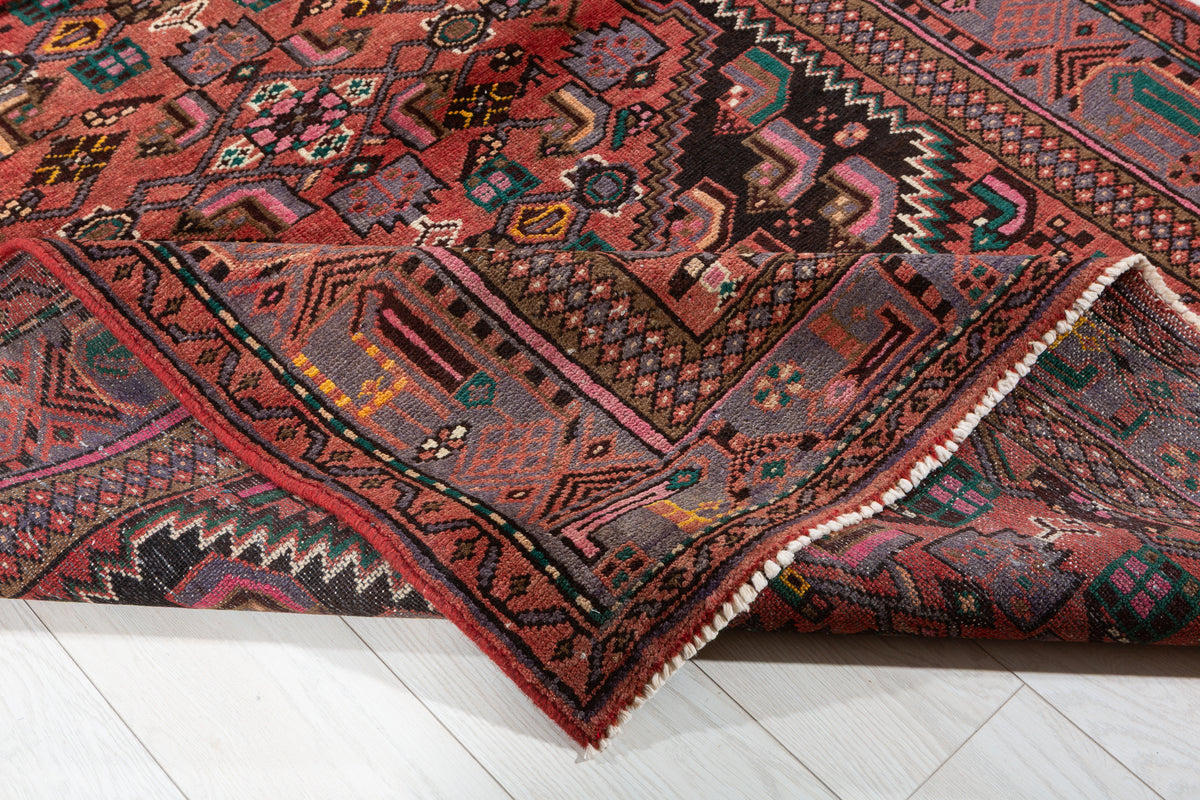 Vintage Bright Red Geometric Medallion Area Rug – 6' 11" x 4' 6" (212 x 137 cm)